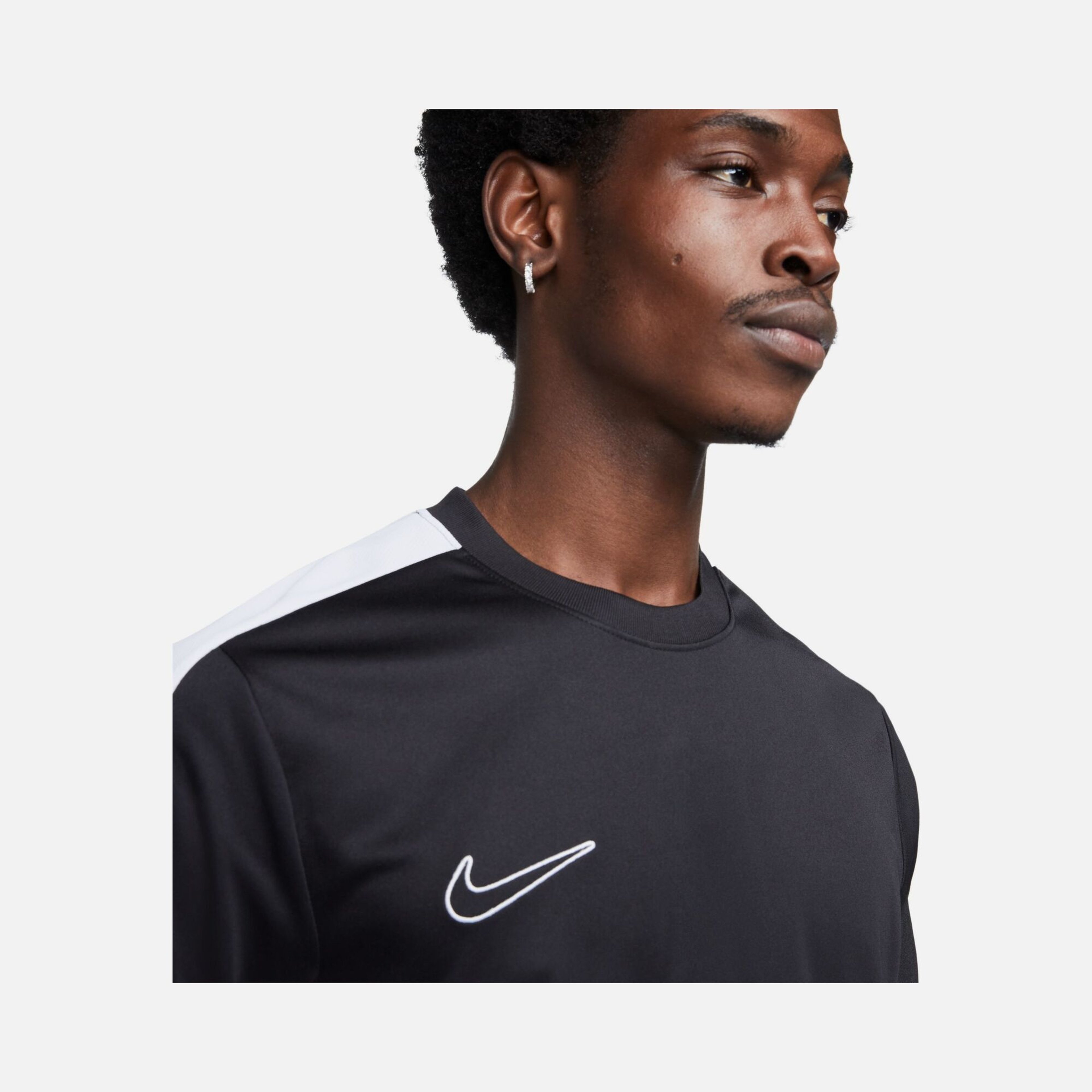 Nike Dri-Fit Academy Smooth Knit Global Football Training Short-Sleeve Erkek Tişört