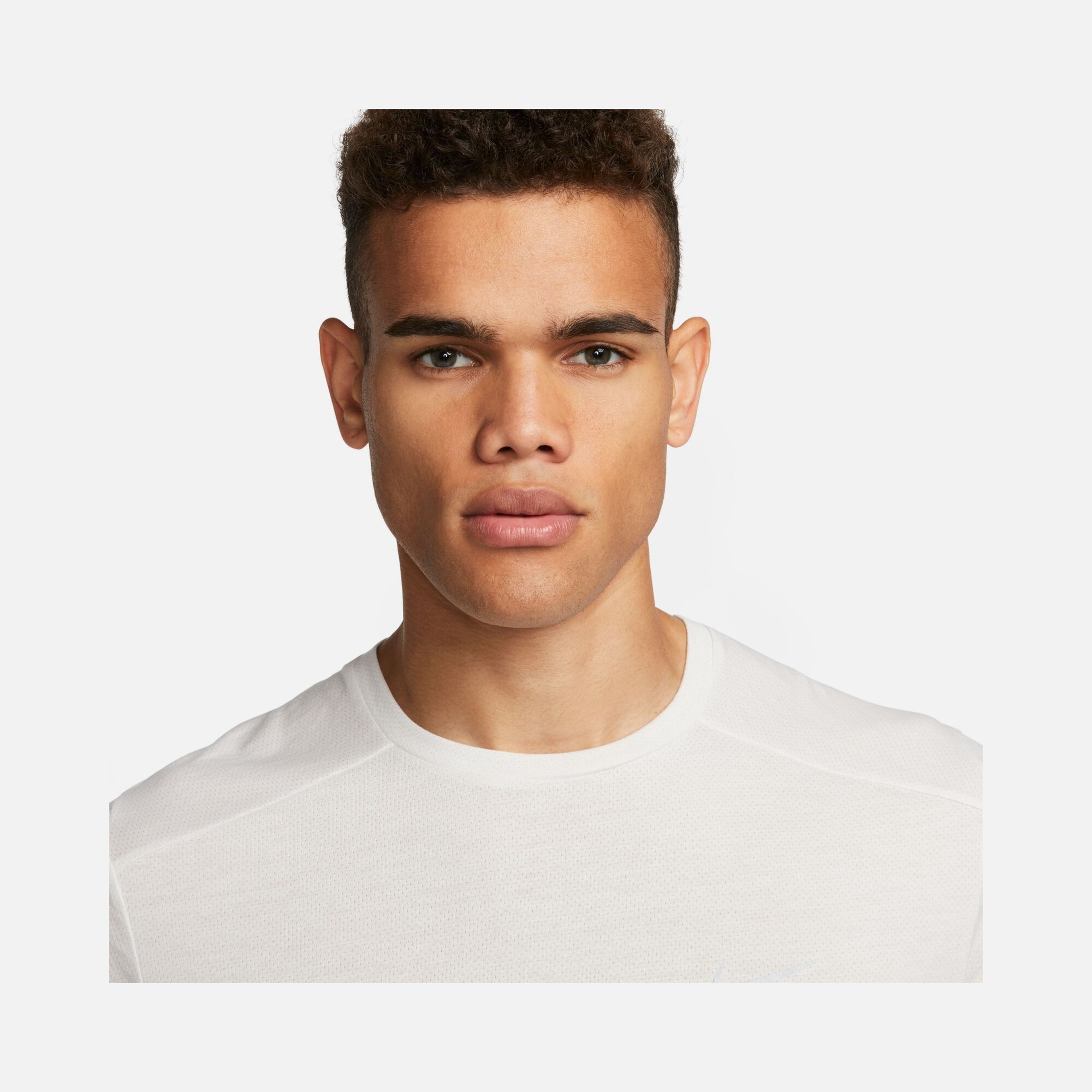 Nike Dri-Fit Run Division Rise 365 Running Short-Sleeve Erkek Tişört