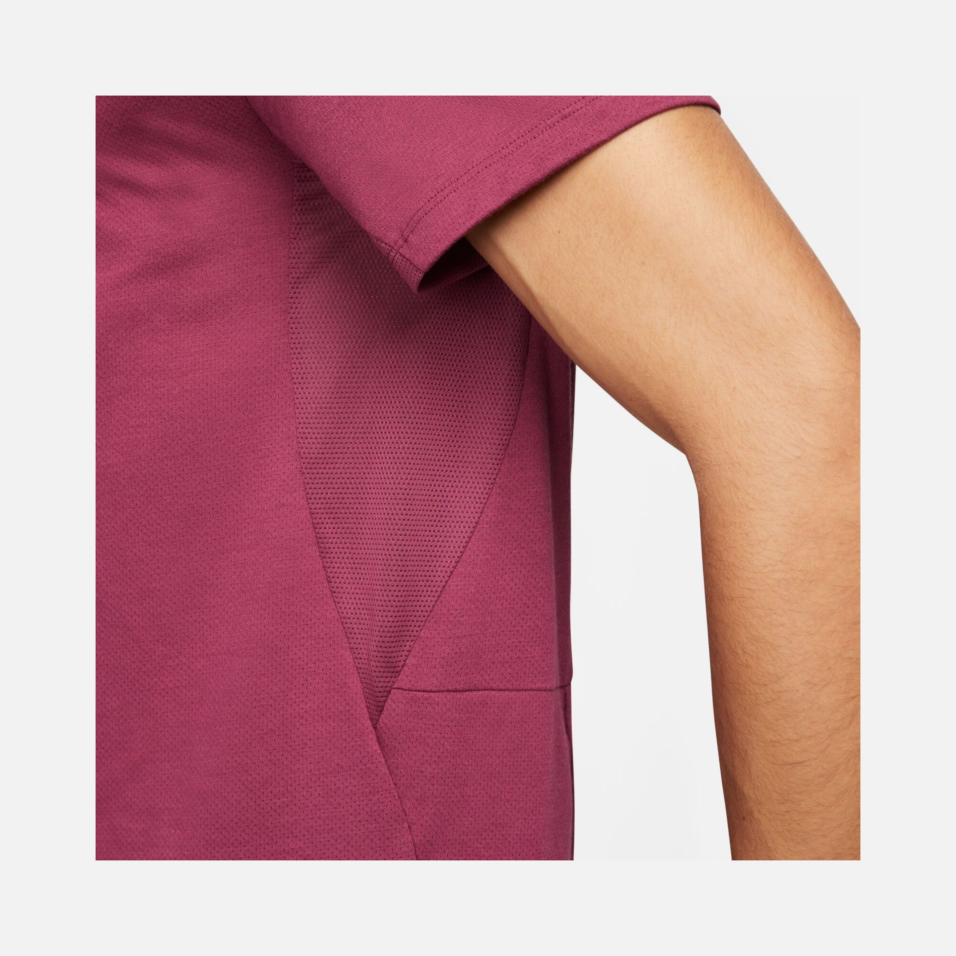 Nike Dri-Fit Run Division Rise 365 Running Short-Sleeve Erkek Tişört