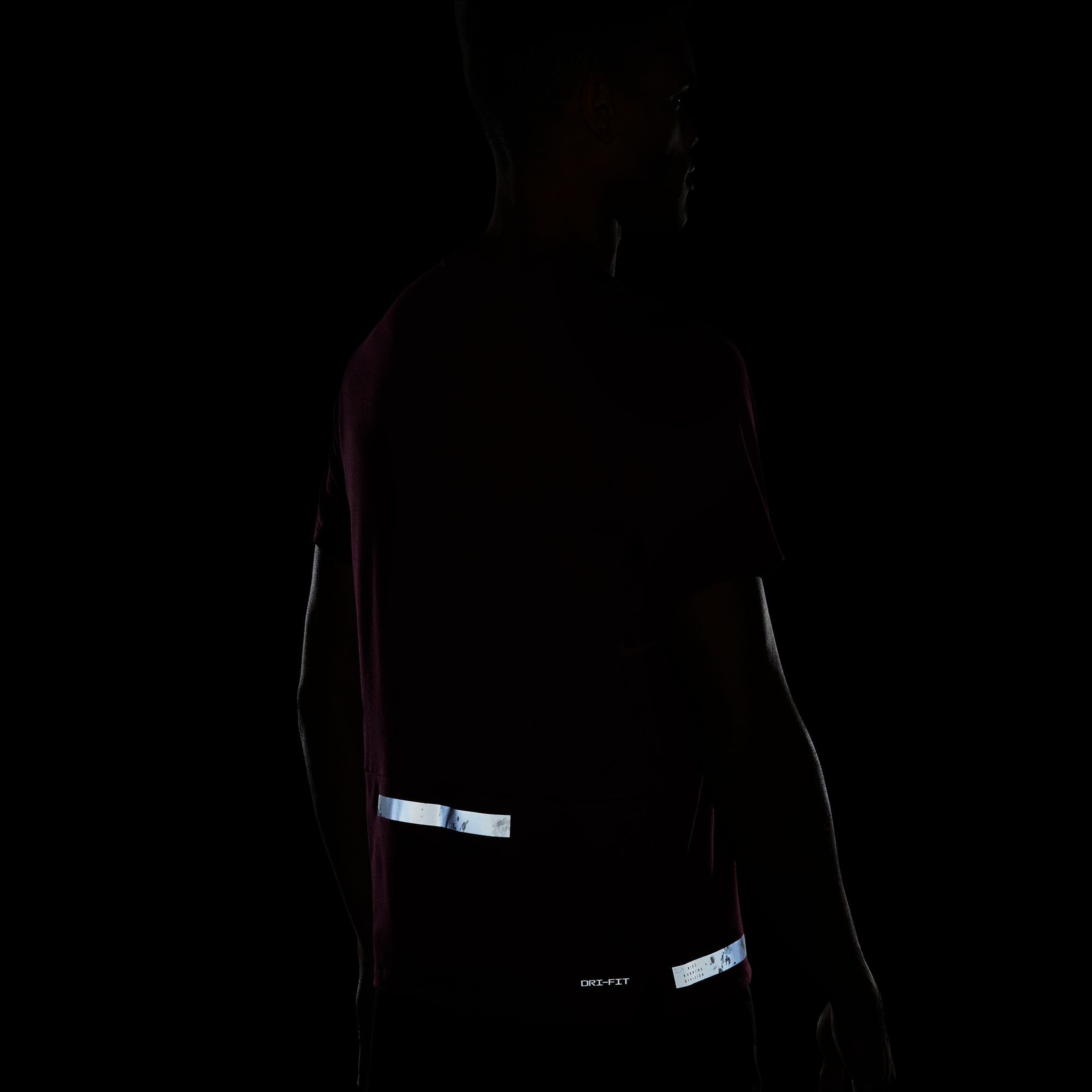 Nike Dri-Fit Run Division Rise 365 Running Short-Sleeve Erkek Tişört