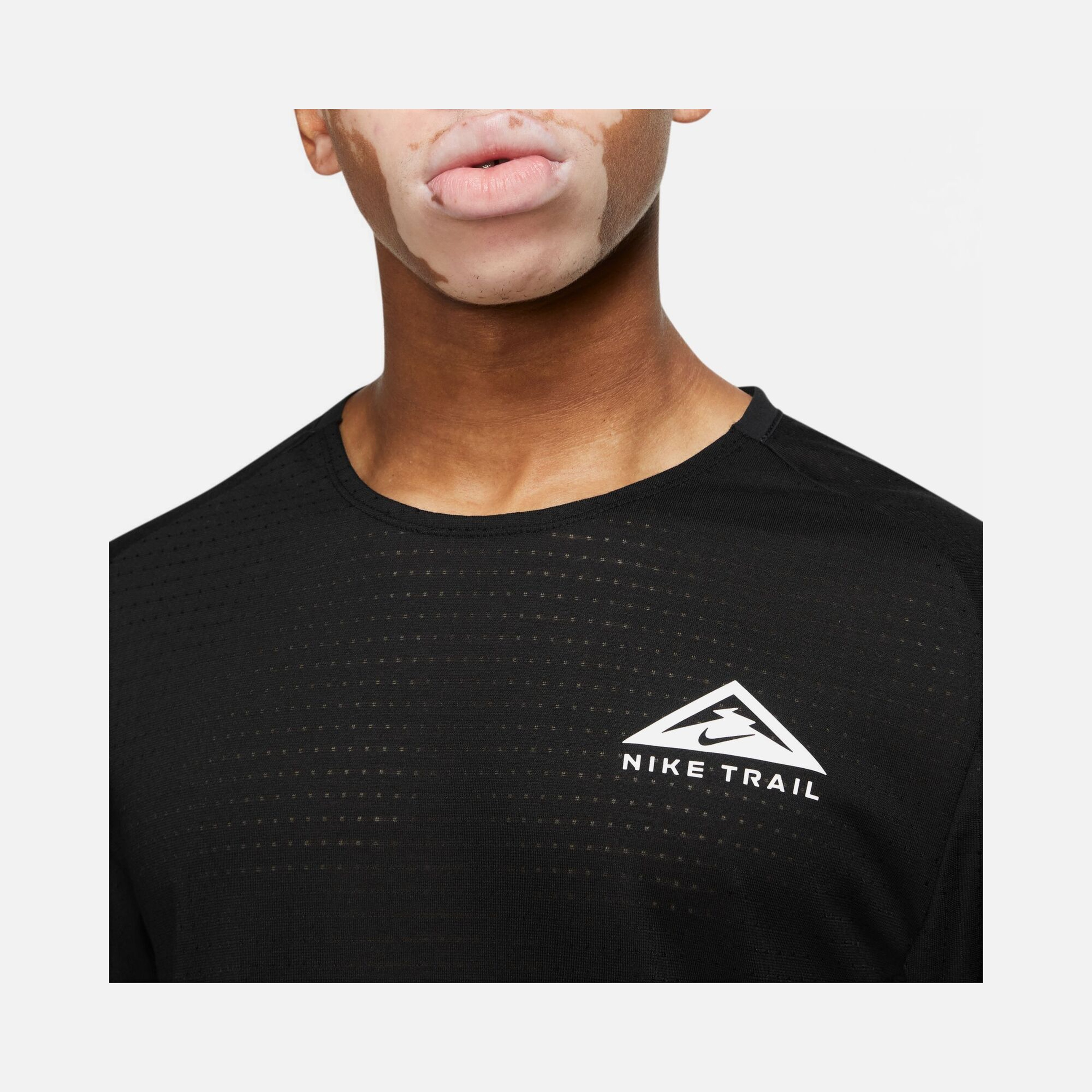 Nike Dri-Fit Trail Solar Chase Running Short-Sleeve Erkek Tişört