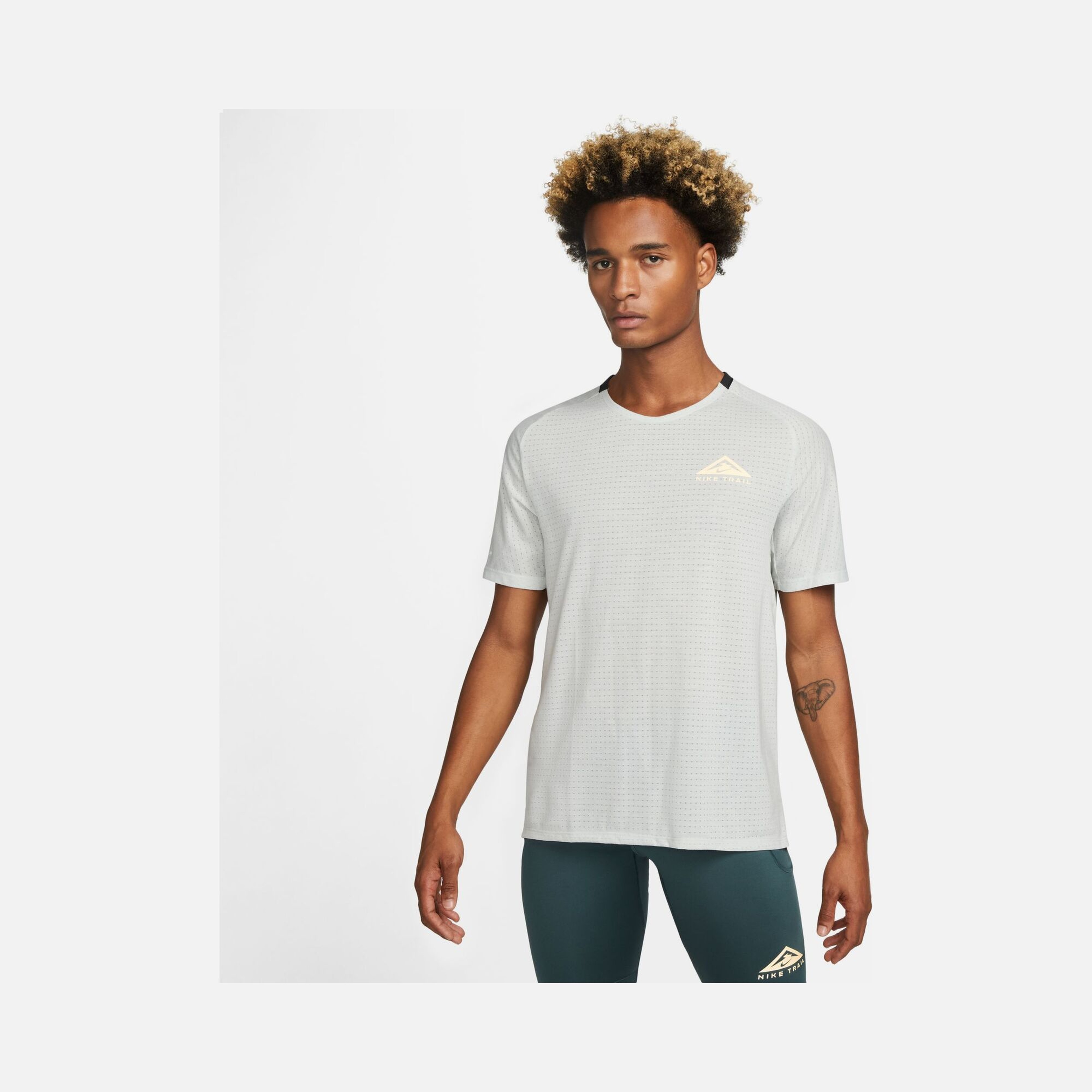 Nike Dri-Fit Trail Solar Chase Running Short-Sleeve Erkek Tişört