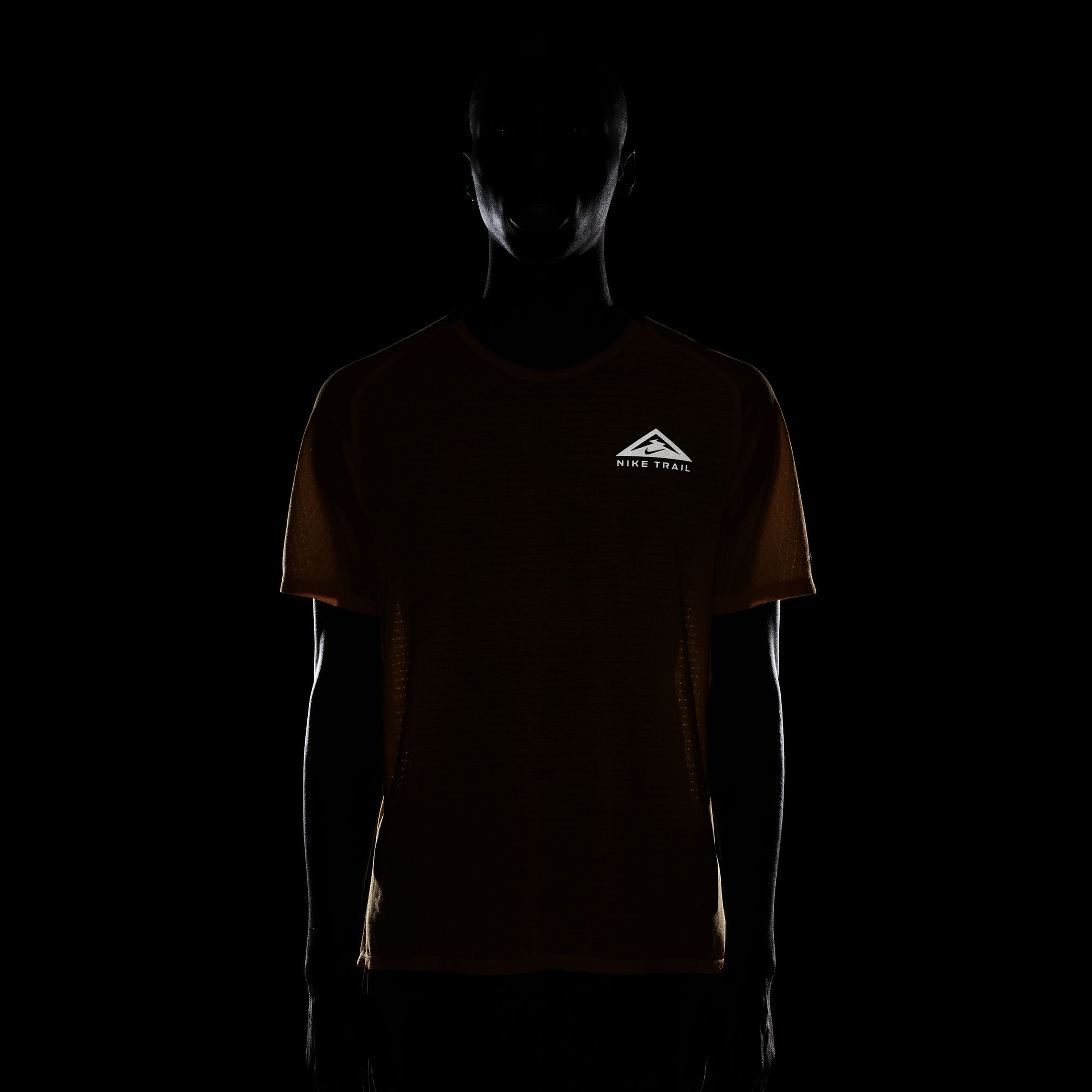 Nike Dri-Fit Trail Solar Chase Running Short-Sleeve Erkek Tişört