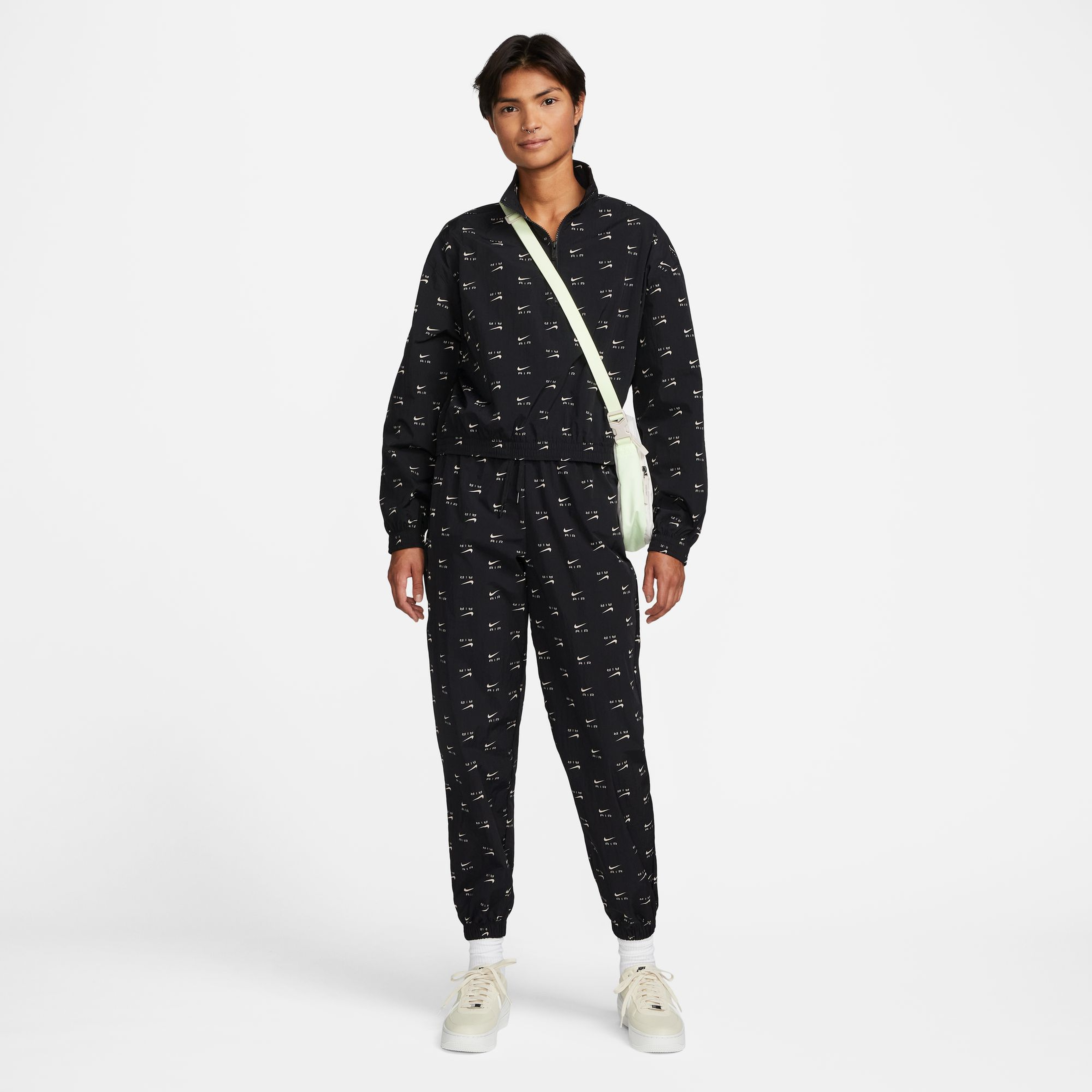 Nike Sportswear Air All-Over Print Woven Mid-Rise Kadın Eşofman Altı