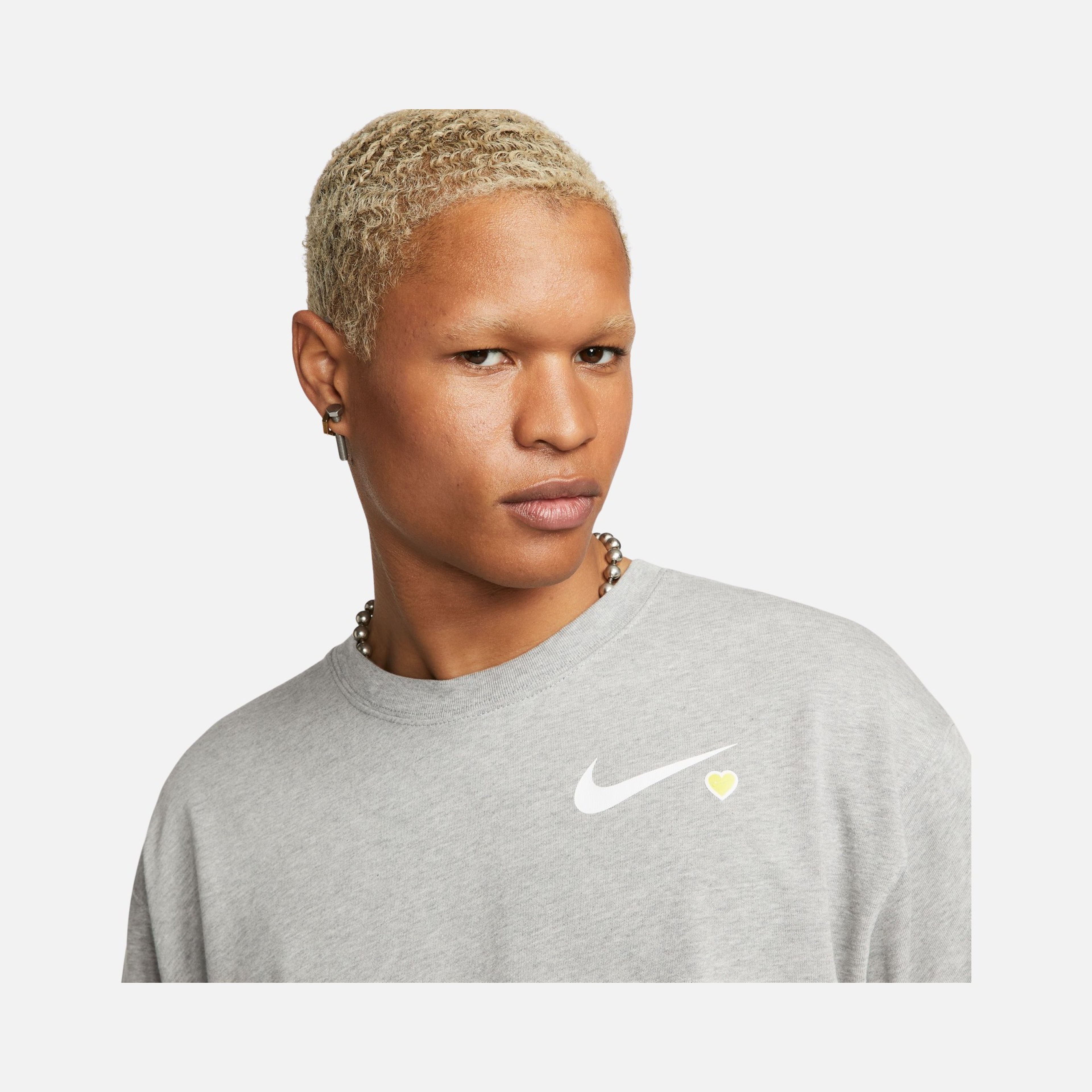Nike Sportswear Valentine's Day Graphic Short-Sleeve Erkek Tişört