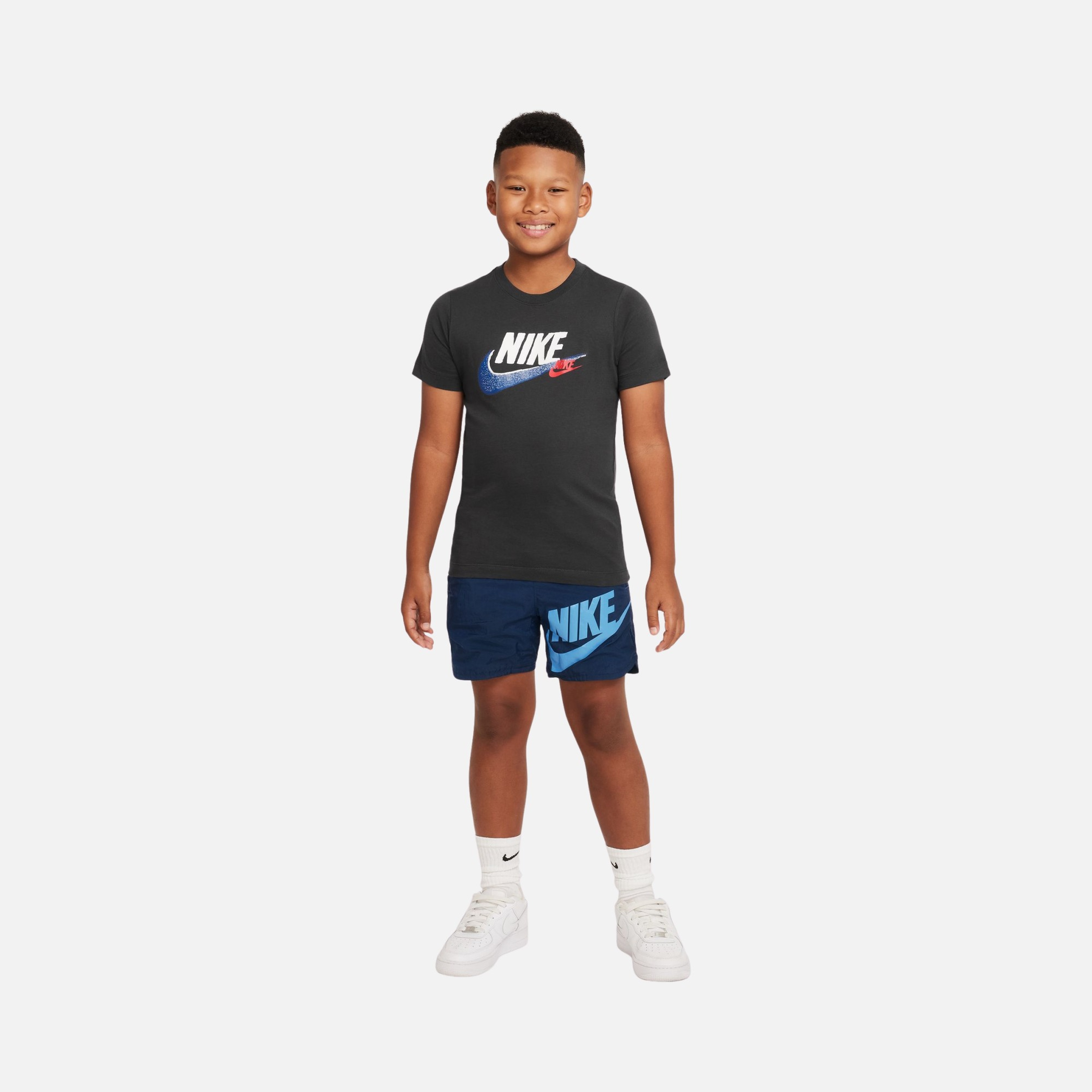 Nike Sportswear Standard Issue Short-Sleeve (Boys') Çocuk Tişört
