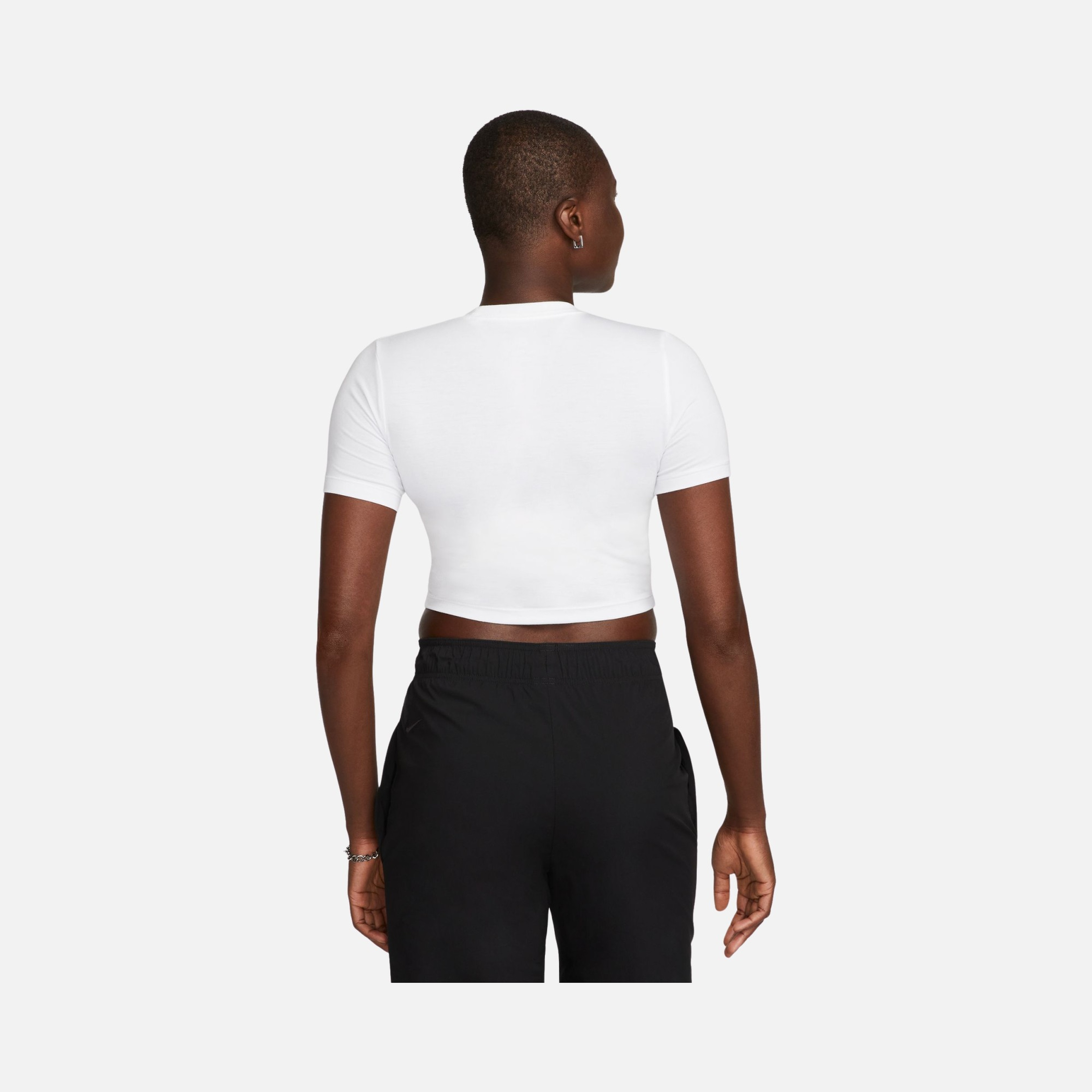 Nike Sportswear Essential Slim-Fit Cropped Short-Sleeve Kadın Tişört