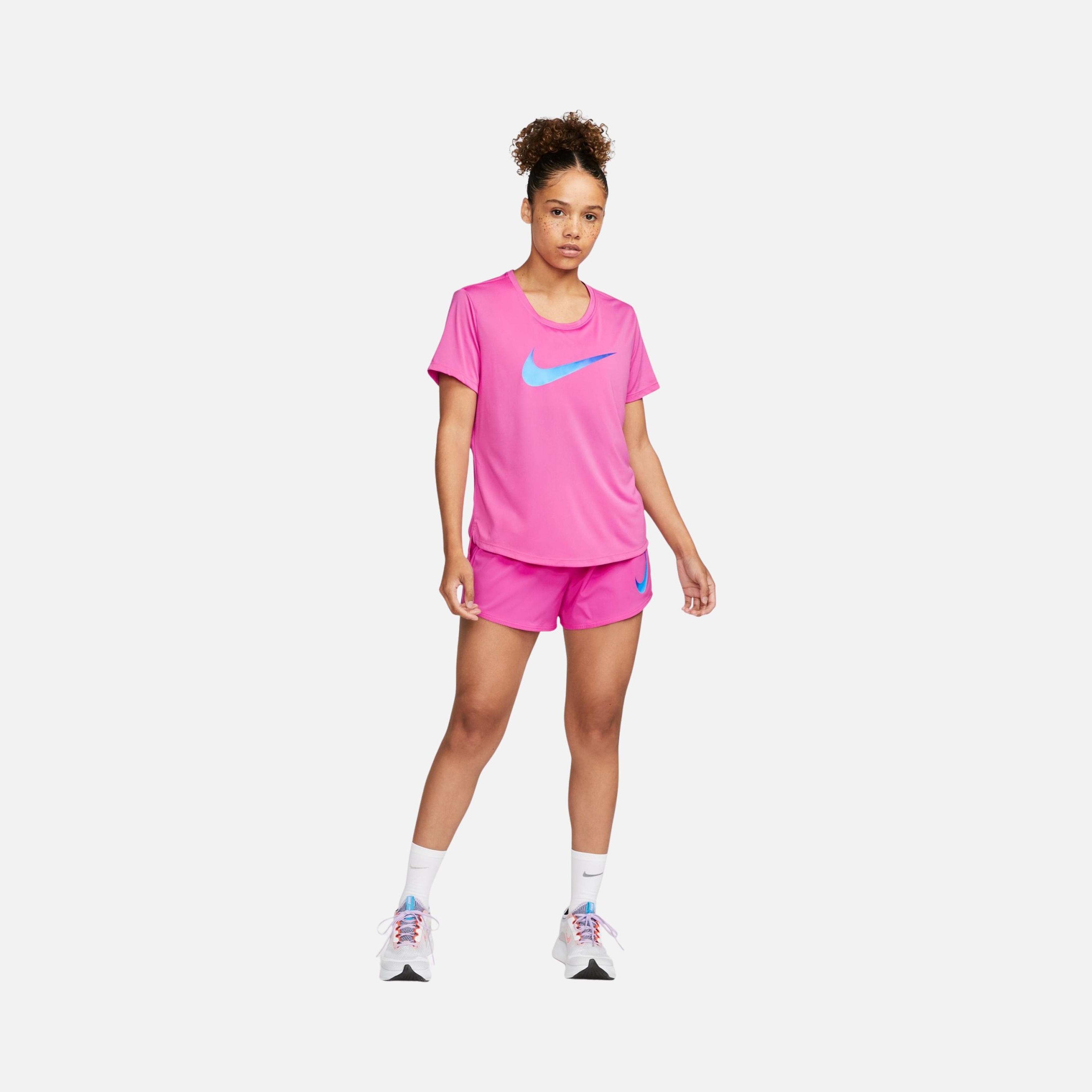 Nike Dri-Fit One Swoosh Graphic Running Short-Sleeve Kadın Tişört