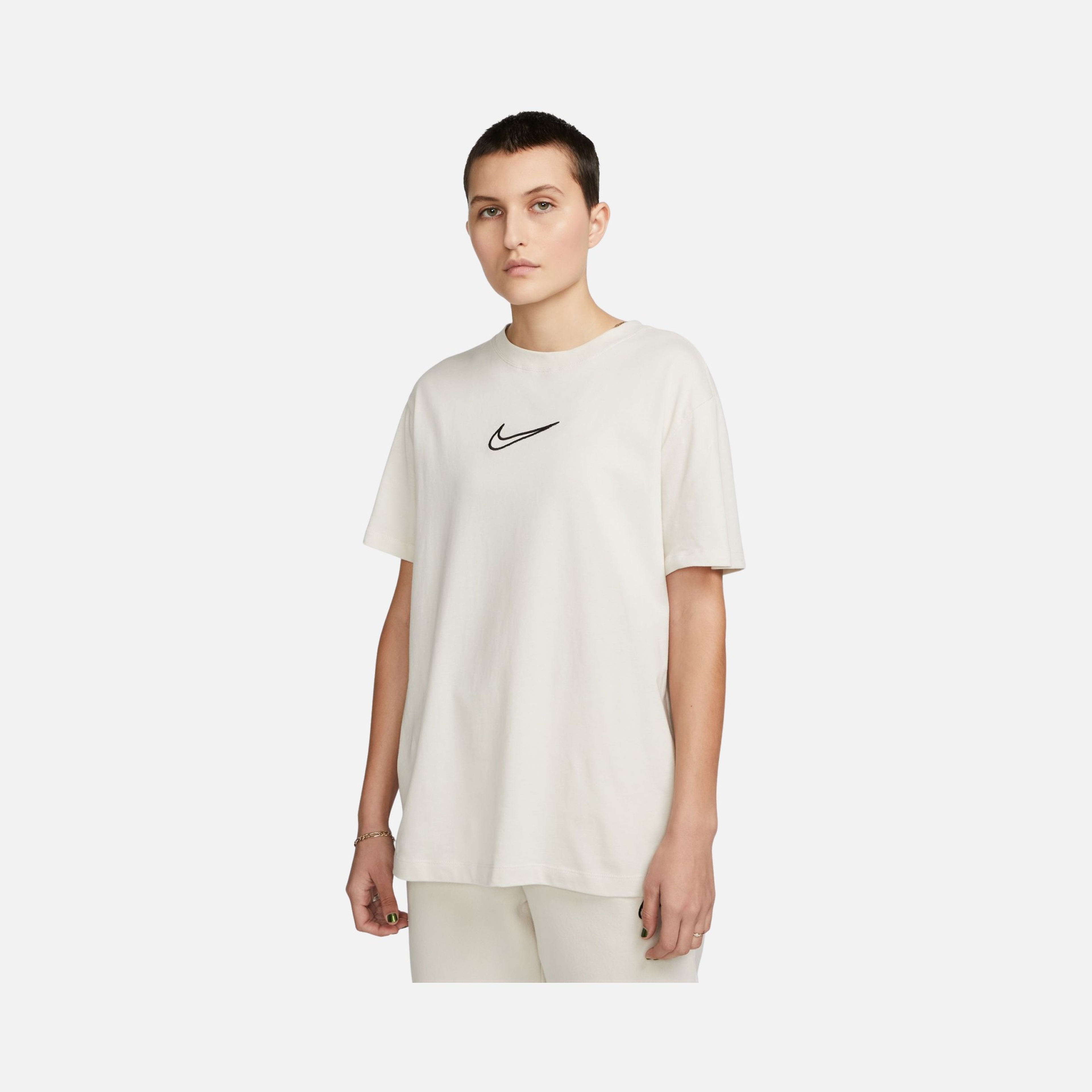 Nike Sportswear Boyfriend Short-Sleeve Kadın Tişört