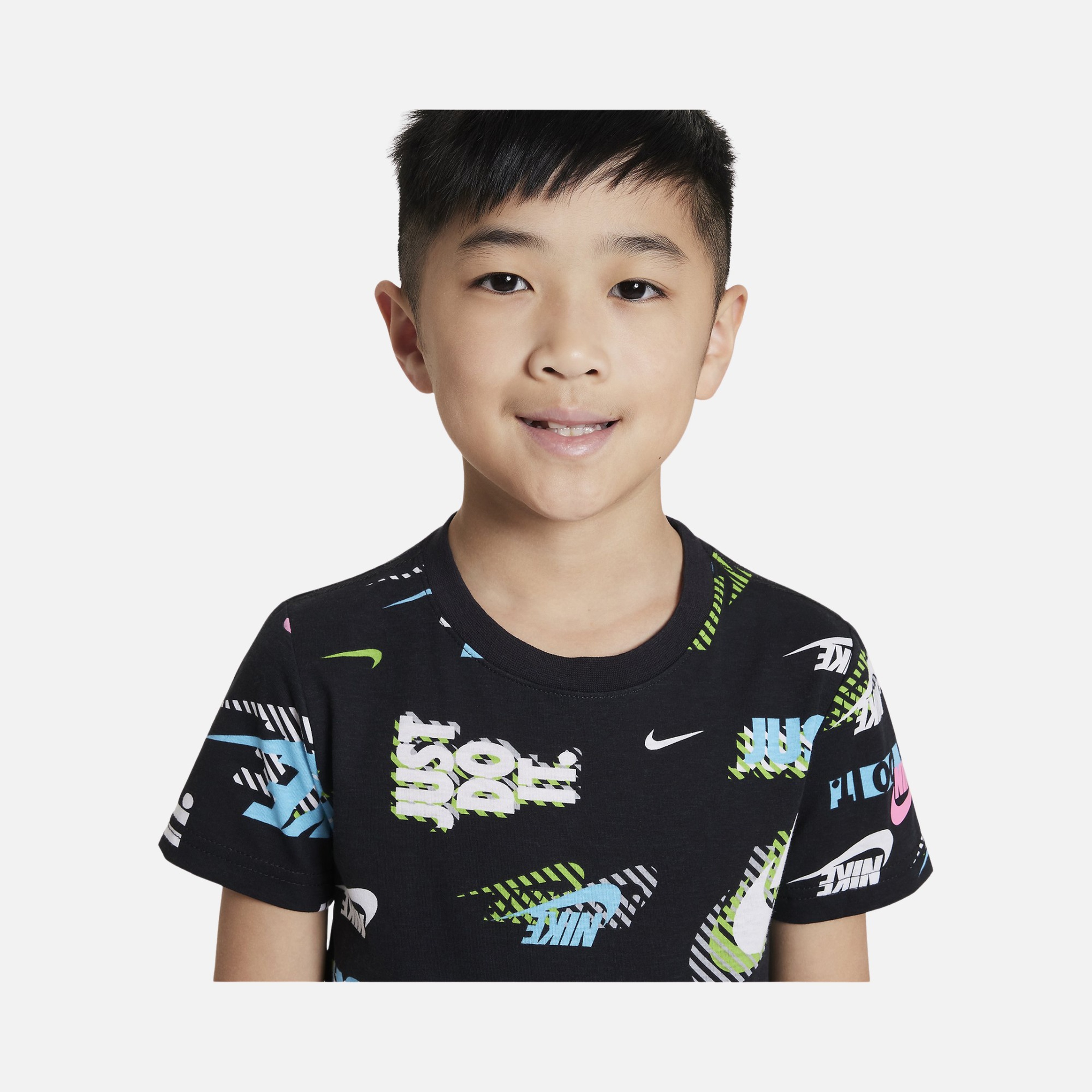 Nike Sportswear Active Pack Allover Printed Short-Sleeve Çocuk Tişört