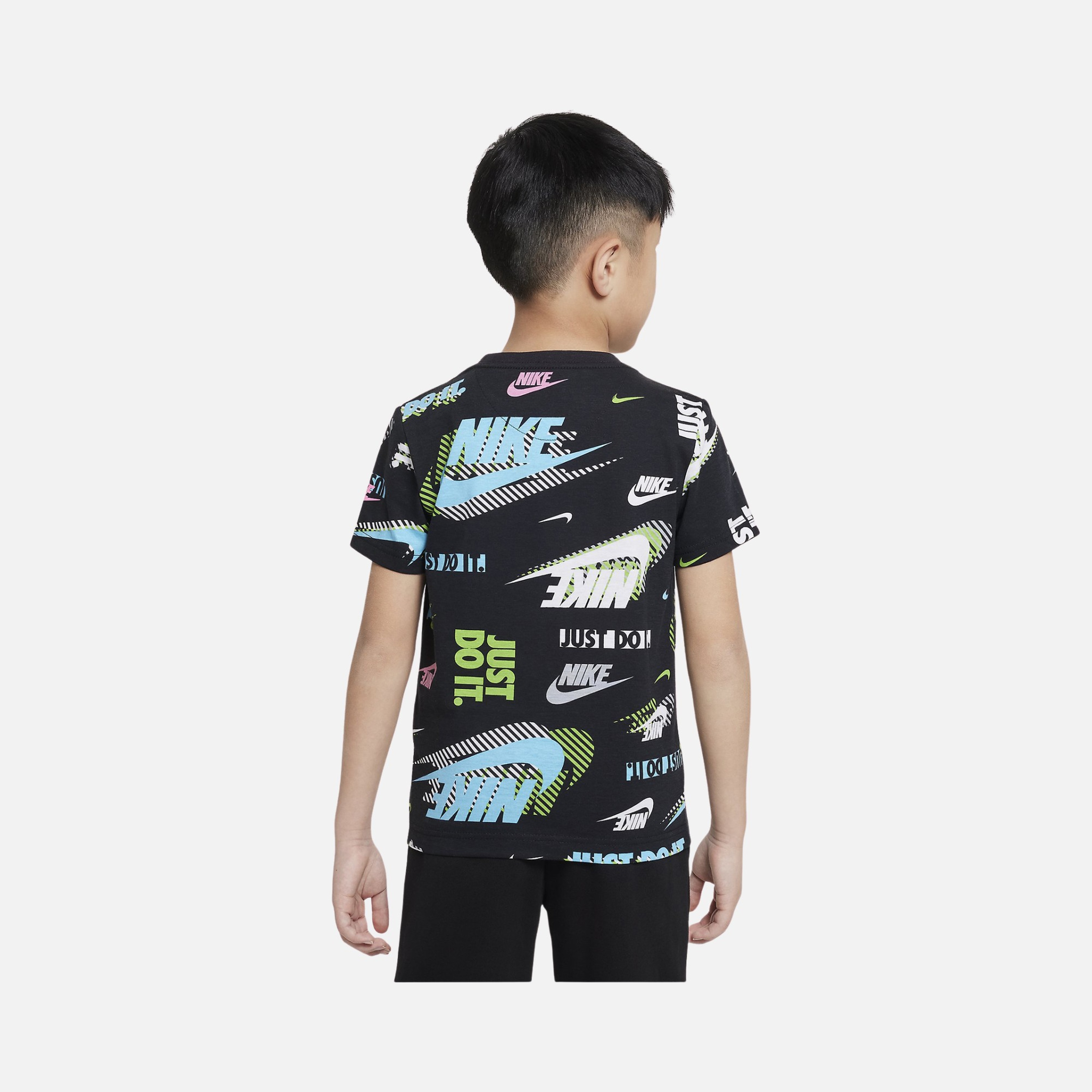 Nike Sportswear Active Pack Allover Printed Short-Sleeve Çocuk Tişört
