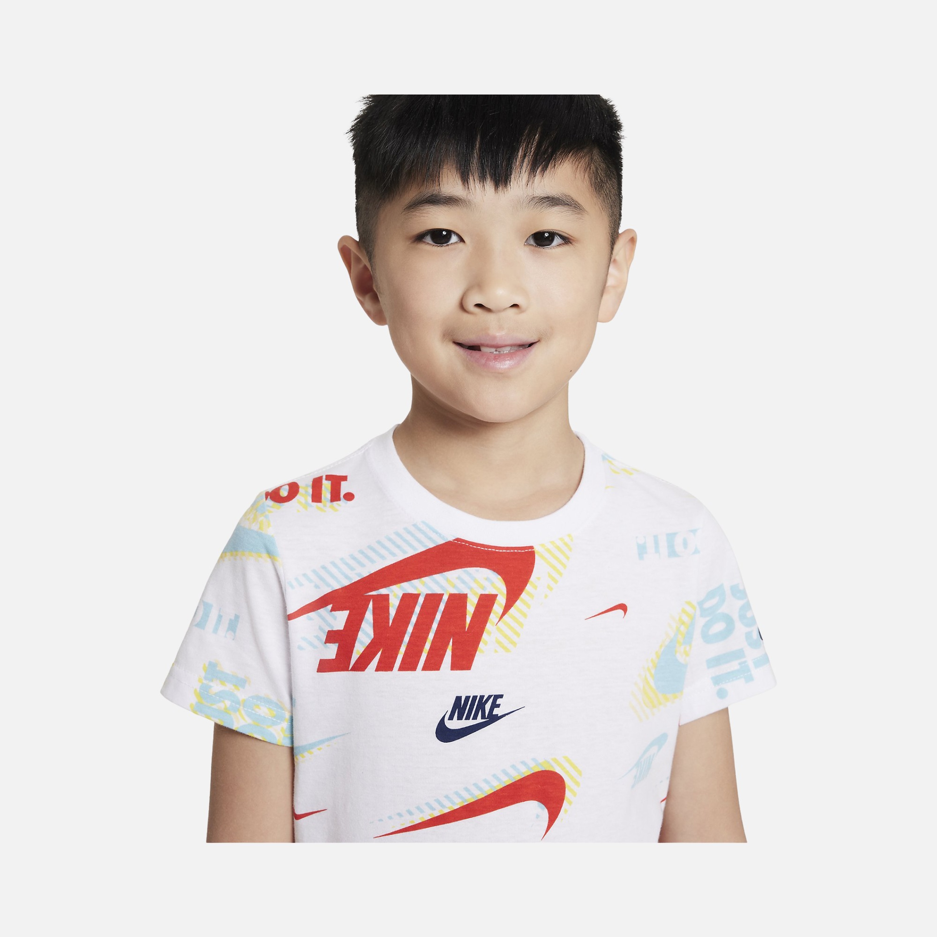 Nike Sportswear Active Pack Allover Printed Short-Sleeve Çocuk Tişört