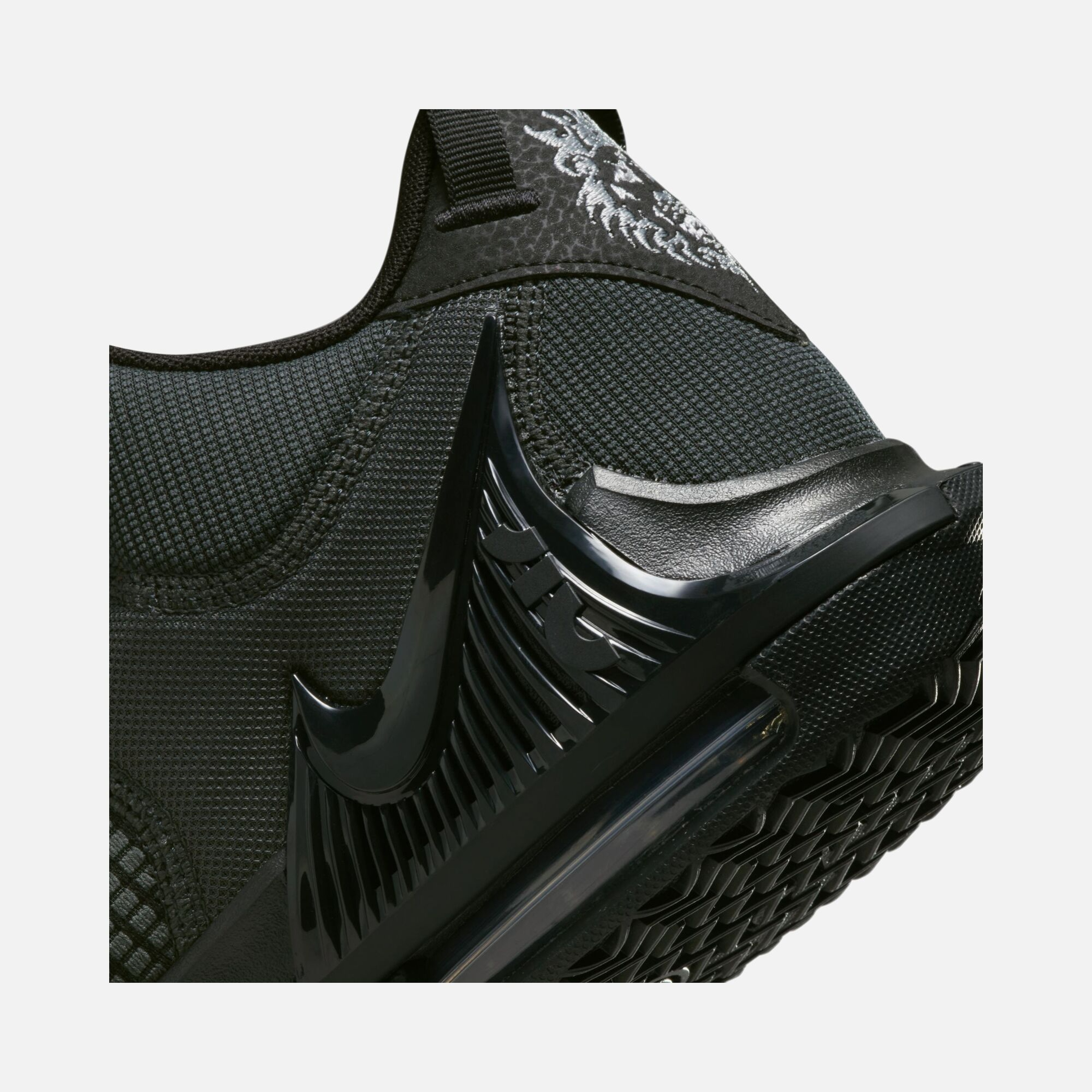 Nike LeBron James Witness VII Erkek Basketbol Ayakkabısı