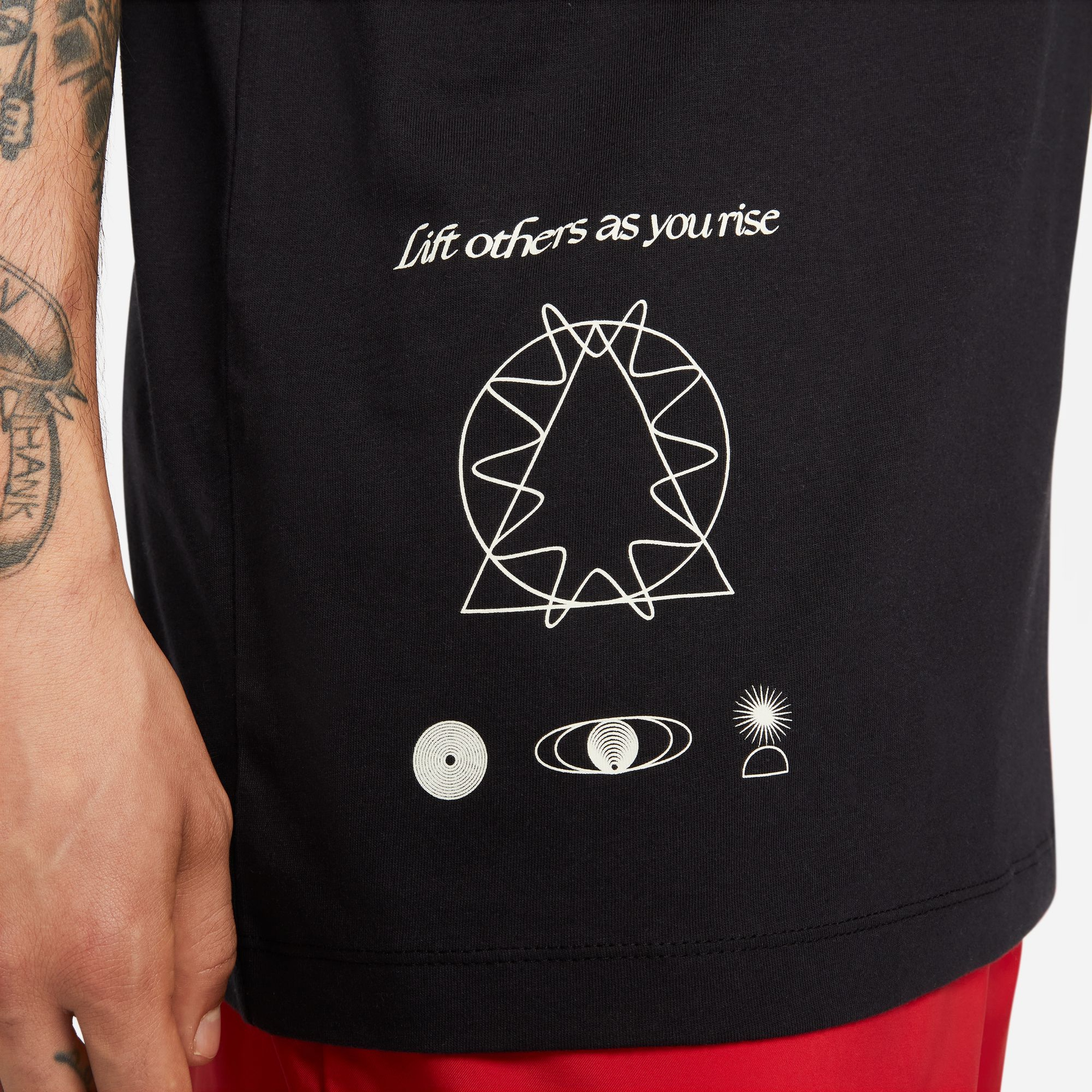 Nike Sportswear PK1 LBR ''Lift Others as You Rise'' Short-Sleeve Erkek Tişört