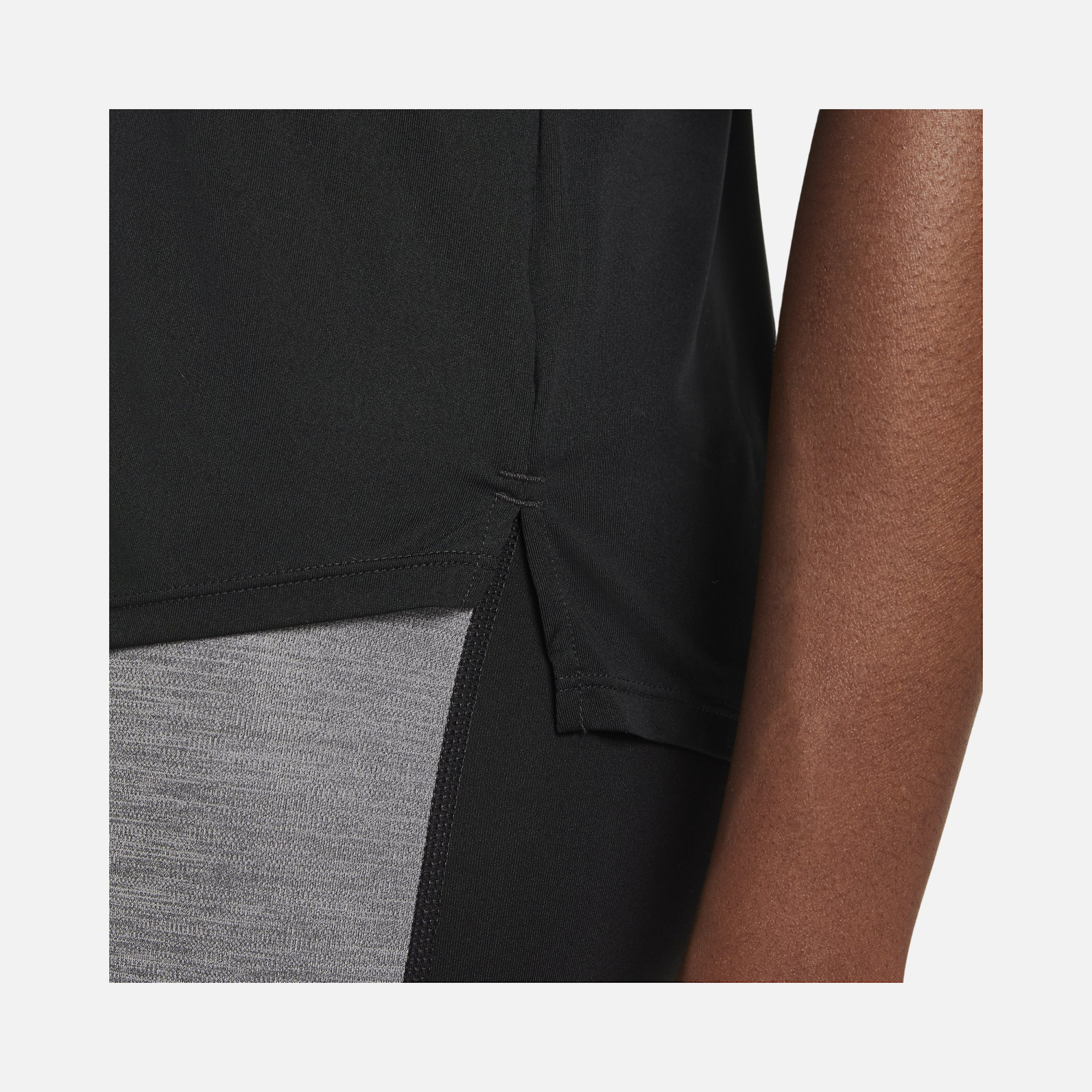 Nike Dri-Fit One Standard-Fit Short Sleeve Kadın Tişört