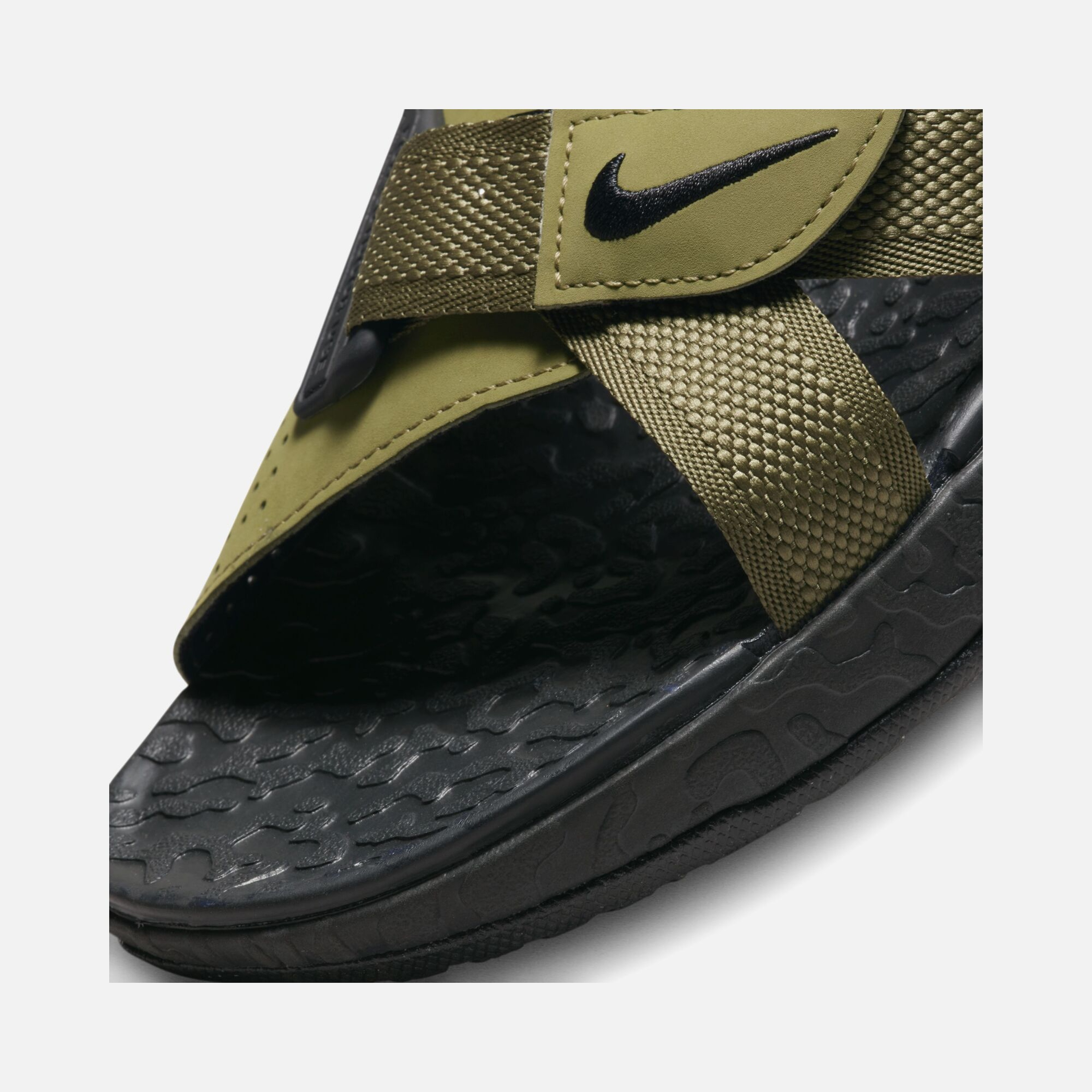 Nike ACG Air Deschutz+ ''City Walks to Canyon Trails'' Erkek Sandalet