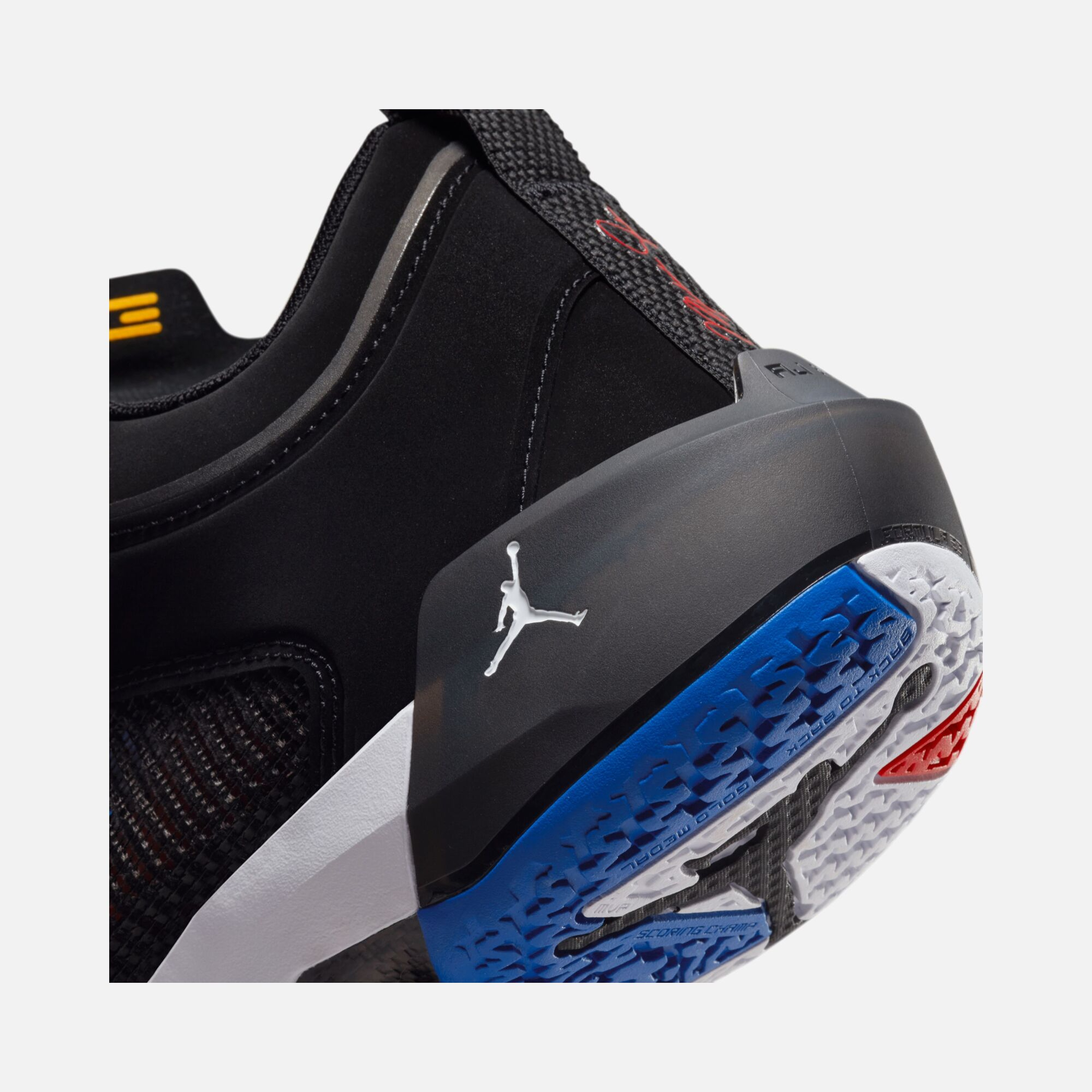 Nike Air Jordan XXXVII Low Erkek Basketbol Ayakkabısı