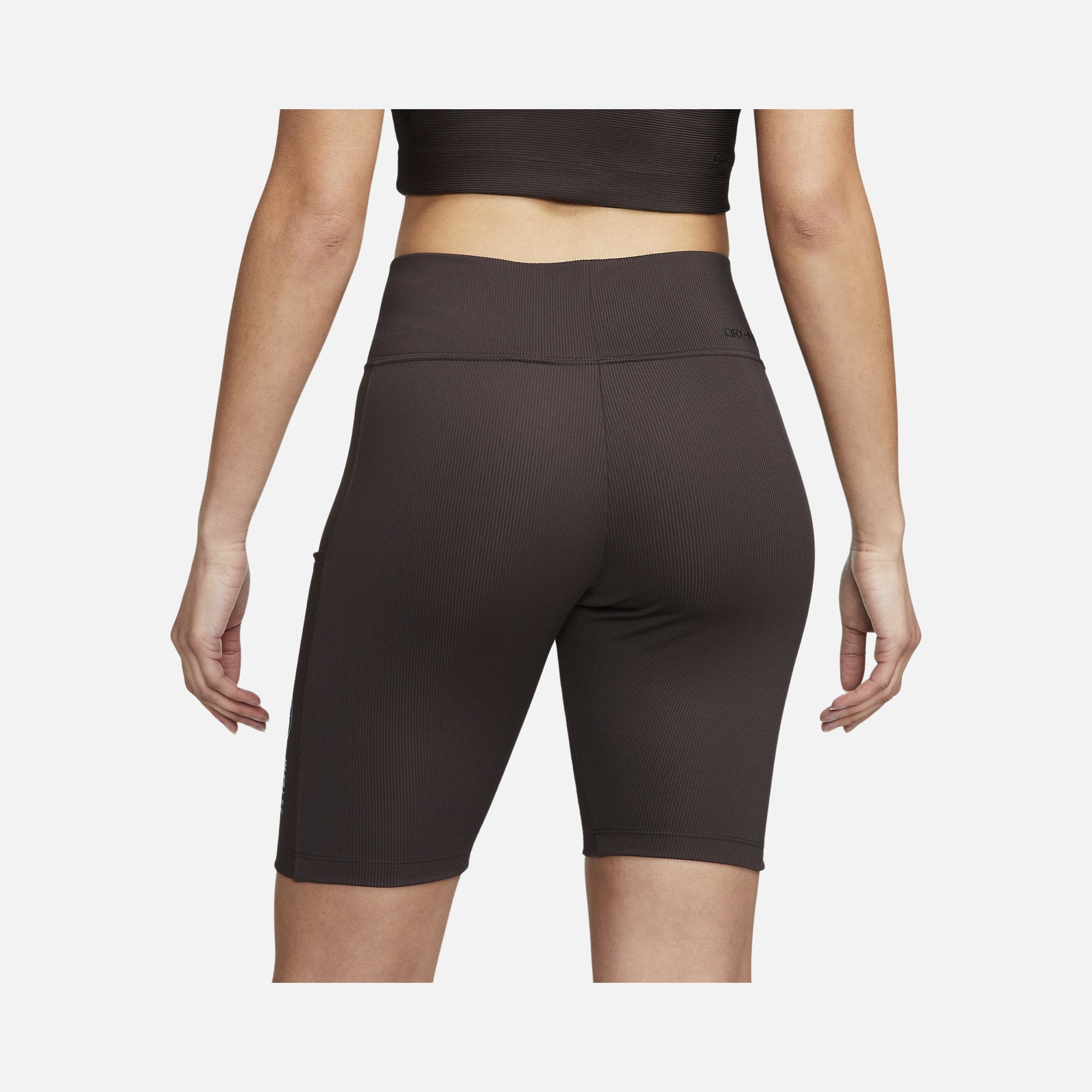 Nike Sportswear Mid-Rise Ribbed Biker Kadın Şort