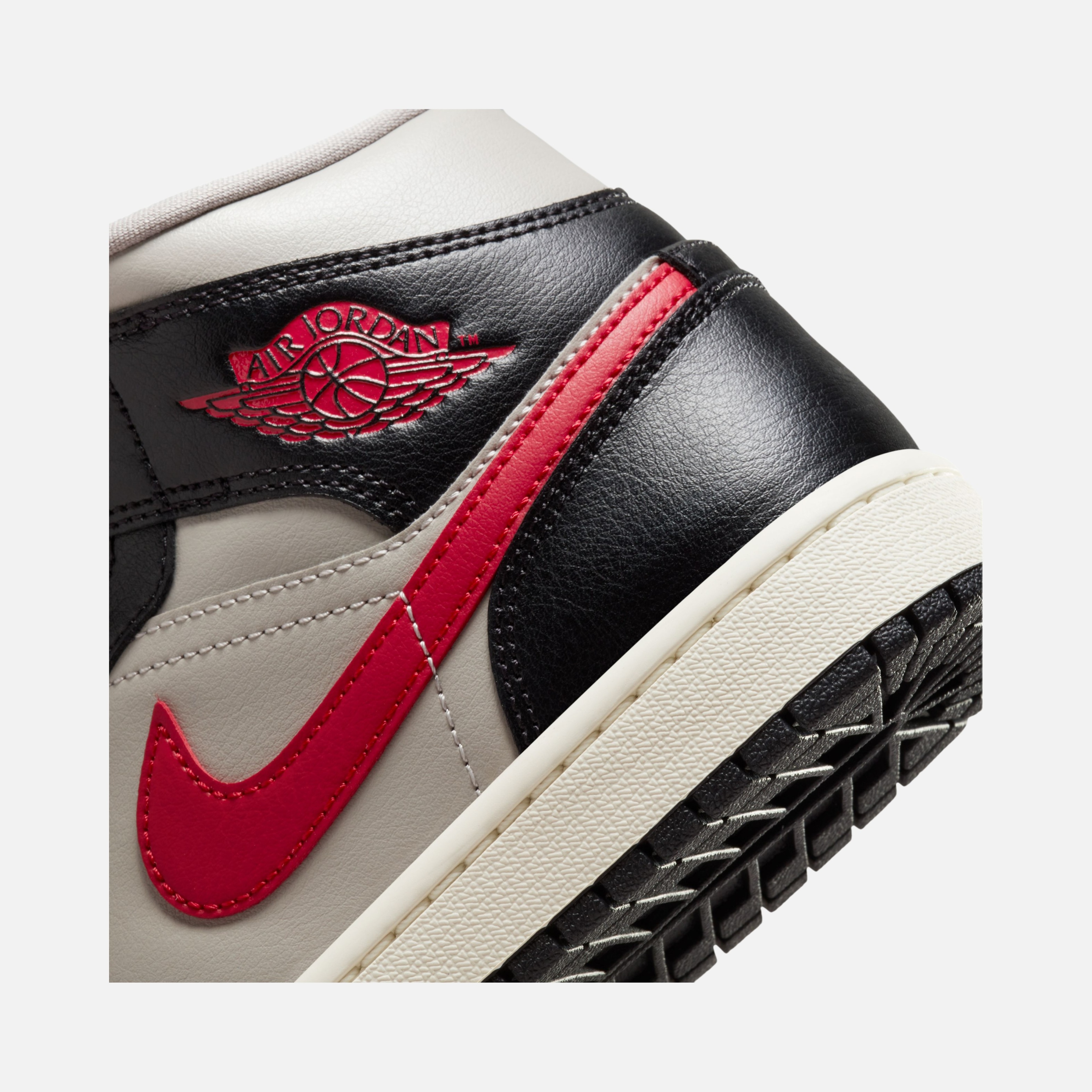 Nike Air Jordan 1 Mid Kadın Spor Ayakkabı