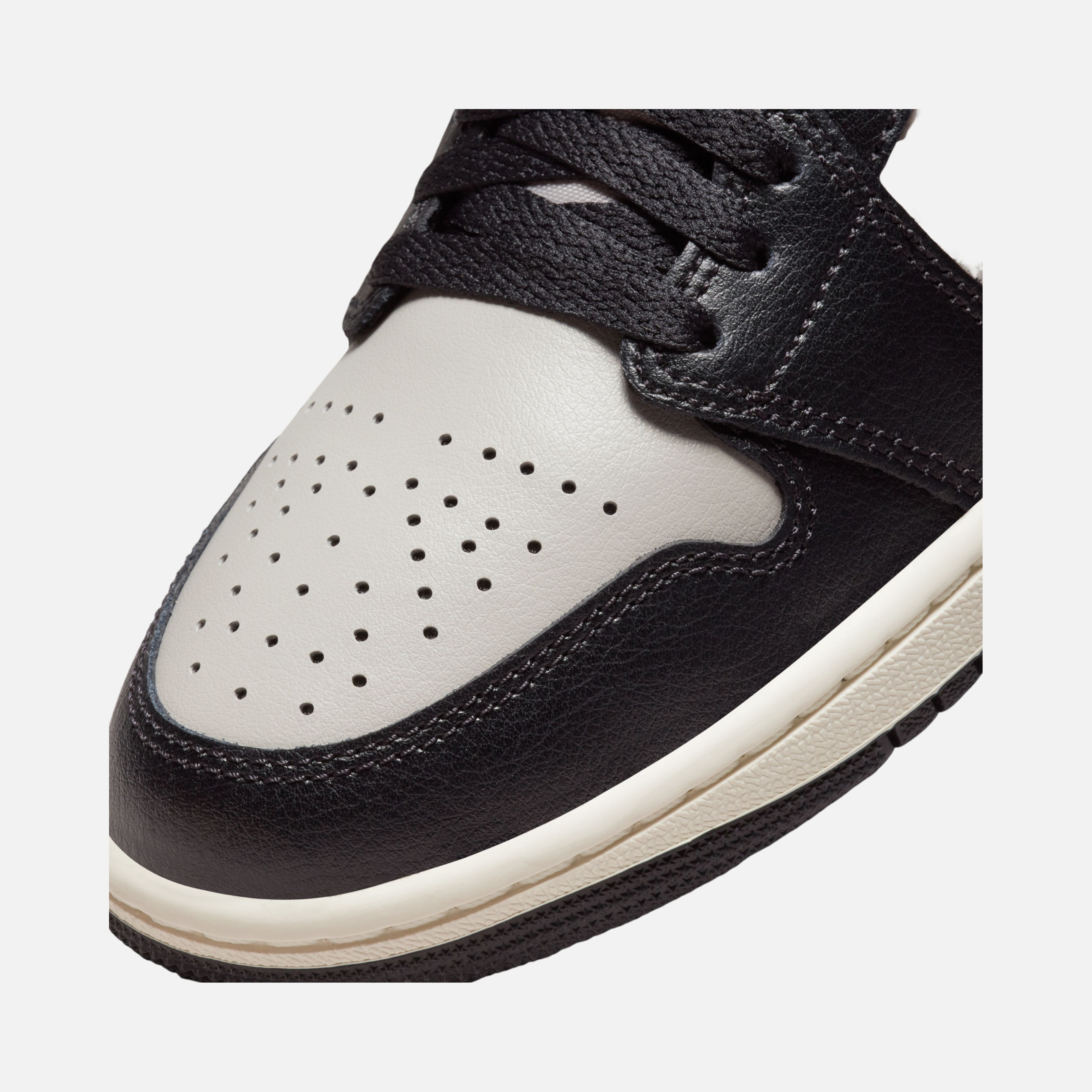 Nike Air Jordan 1 Mid Kadın Spor Ayakkabı