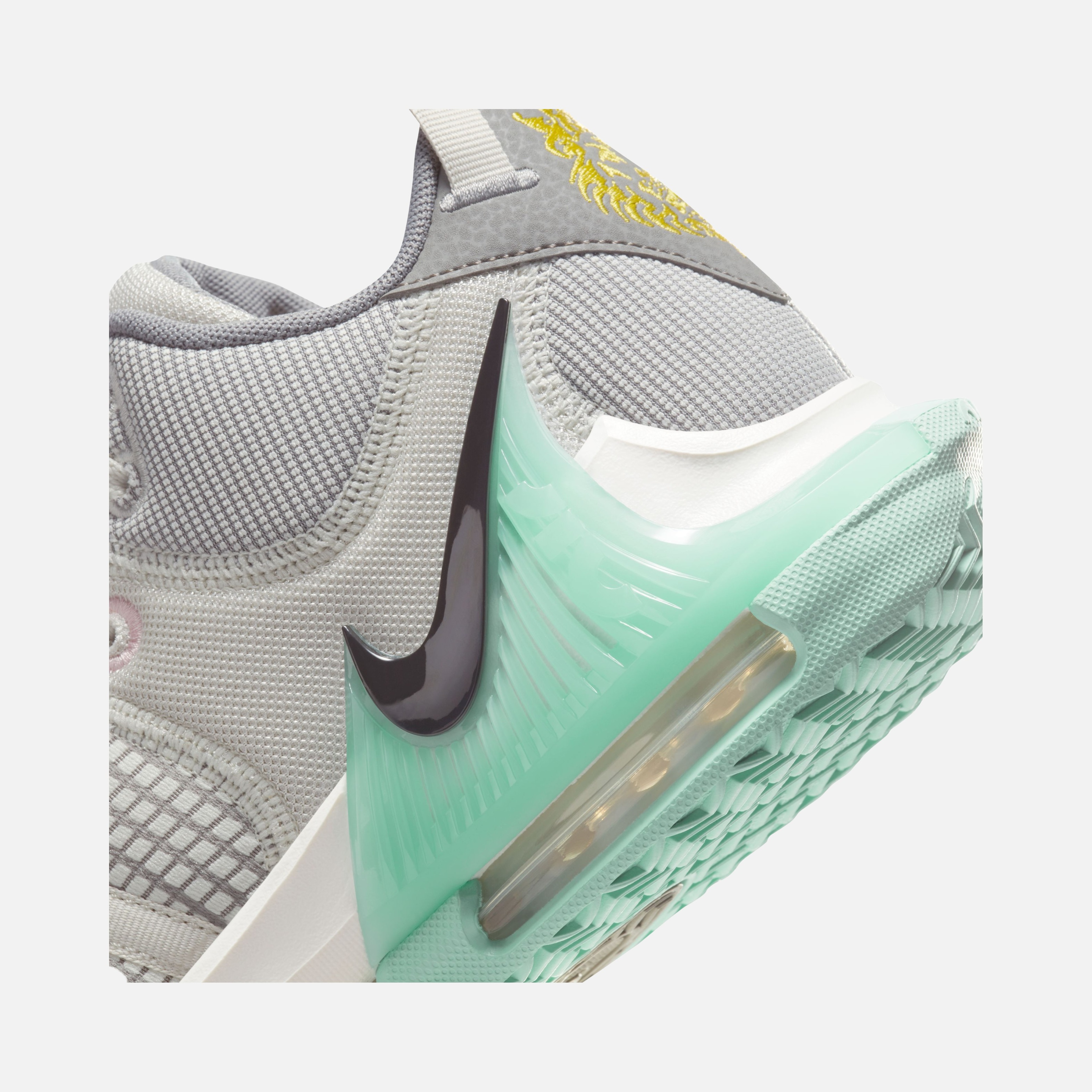 Nike LeBron James Witness VII Erkek Basketbol Ayakkabısı