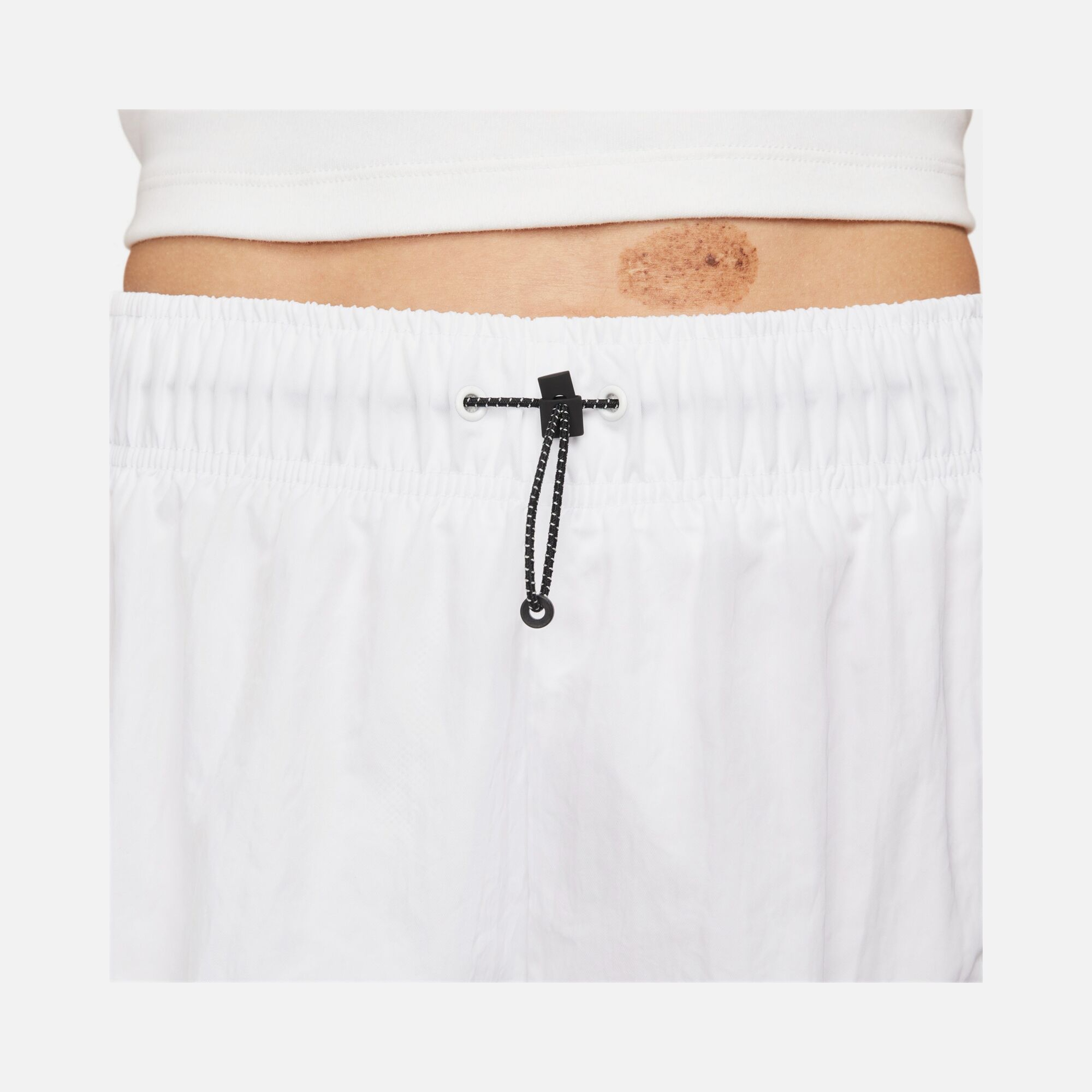 Nike Sportswear Essential Woven High-Rise Kadın Şort