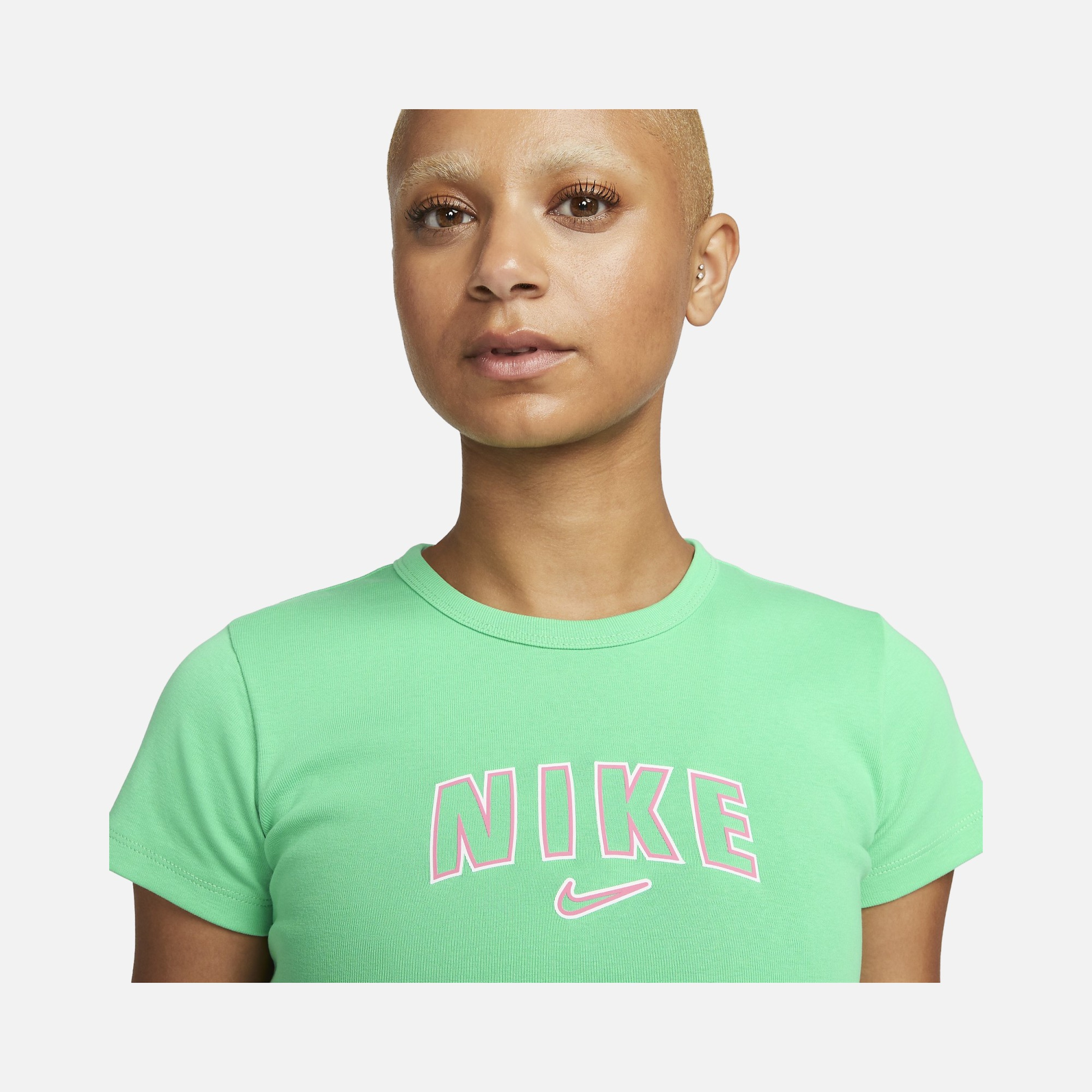 Nike Sportswear Graphic Short-Sleeve Kadın Tişört