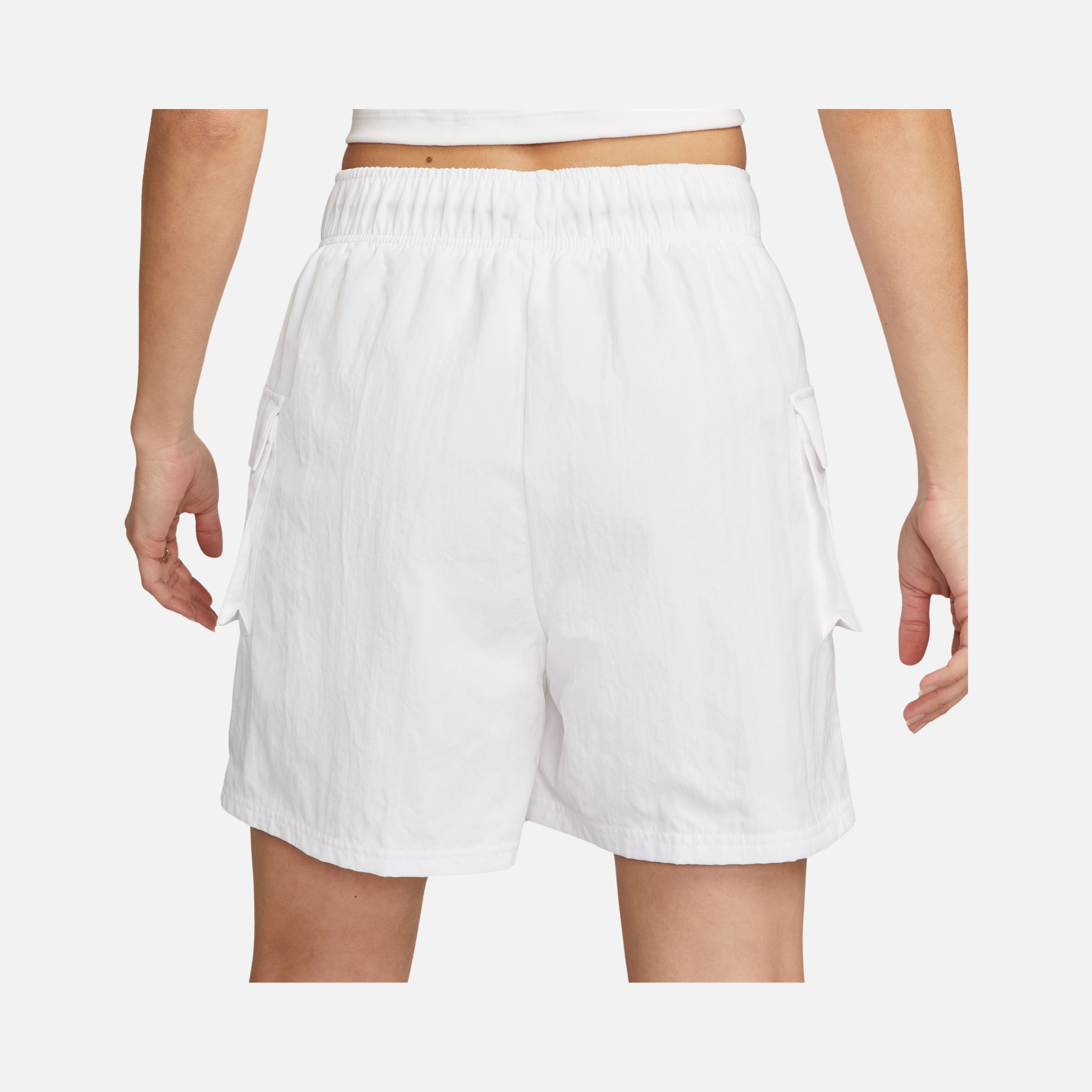 Nike Sportswear Essential Woven High-Rise Kadın Şort