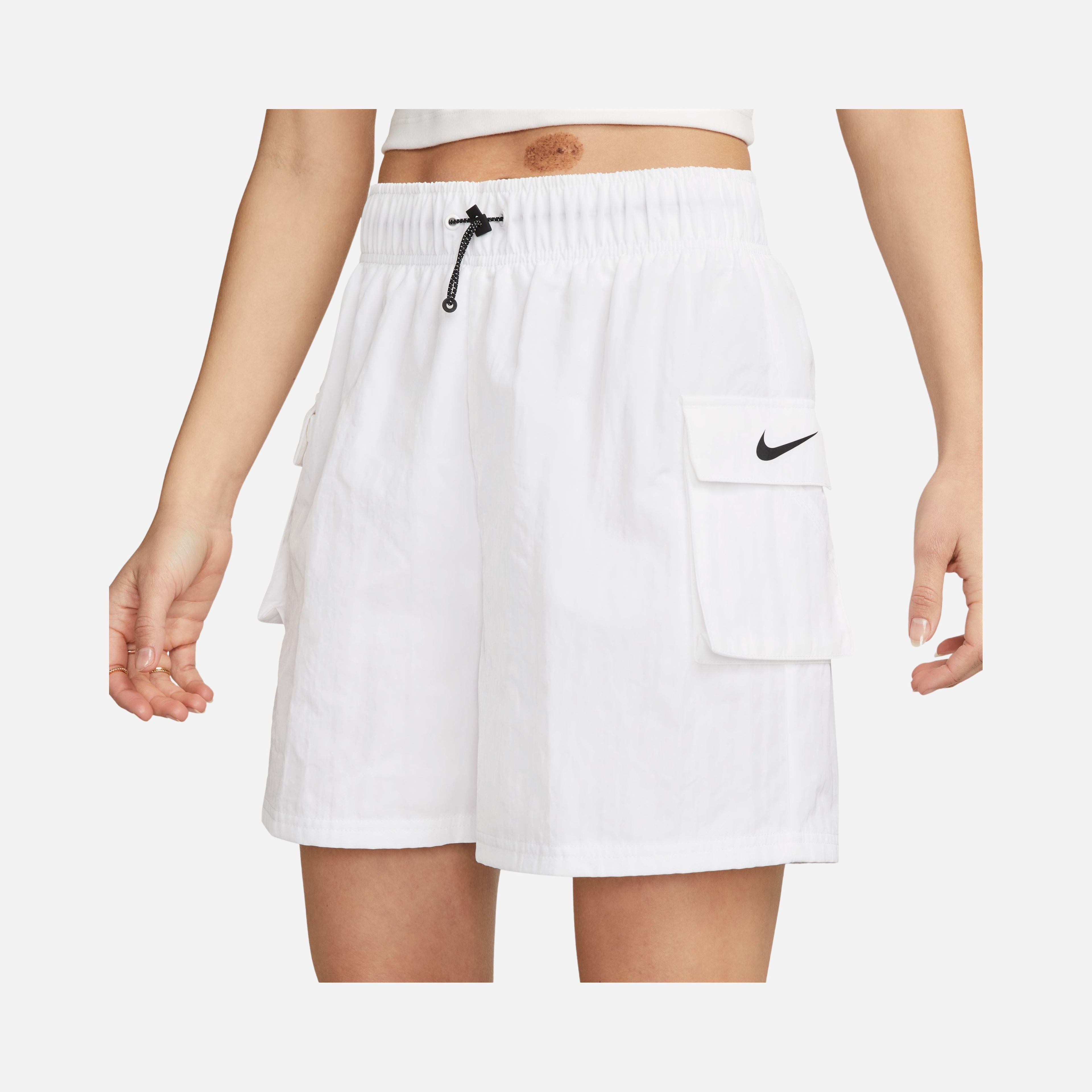 Nike Sportswear Essential Woven High-Rise Kadın Şort