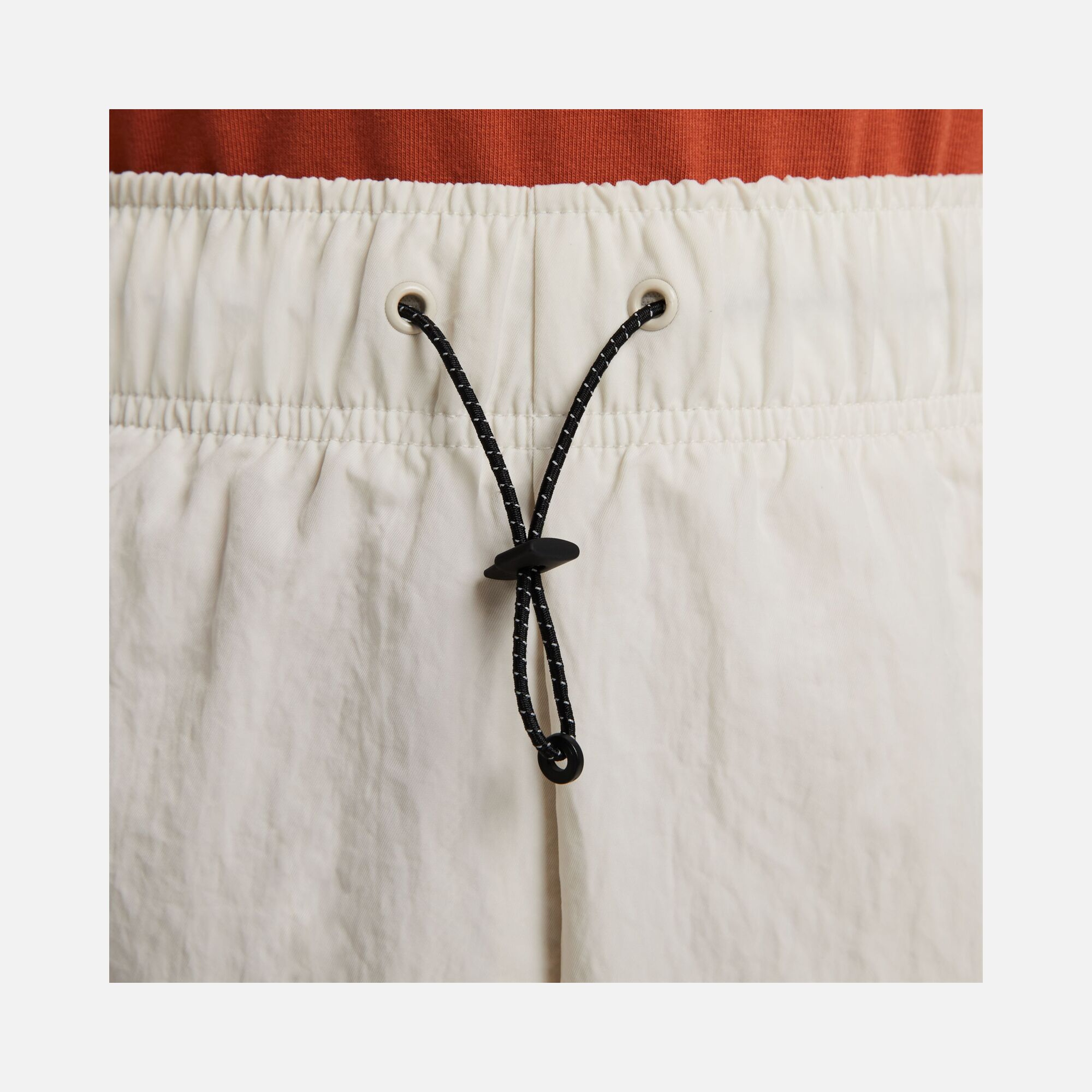 Nike Sportswear Essential Woven High-Rise Kadın Şort