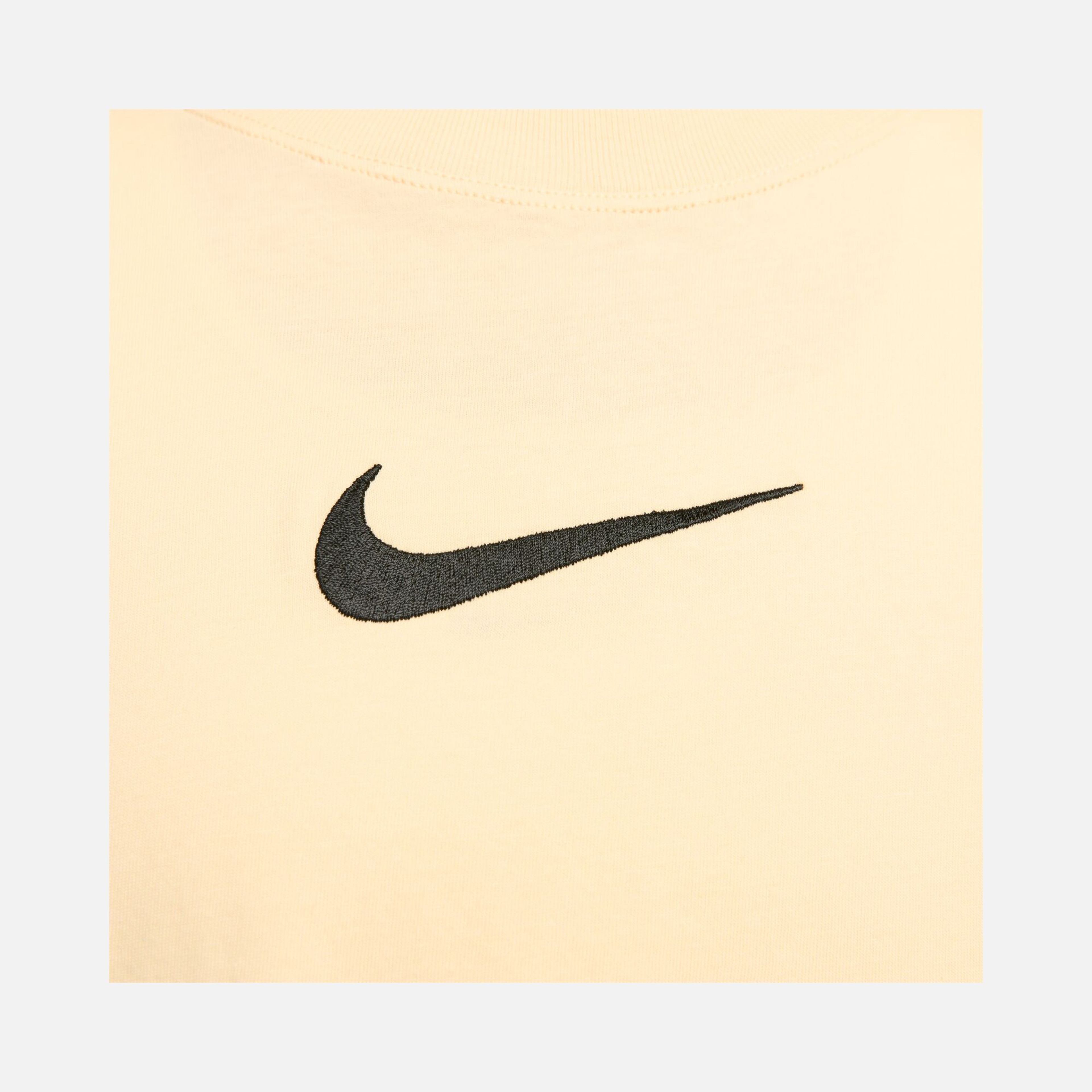 Nike Sportswear Gel-Midi Swoosh Graphic Boyfriend Short-Sleeve Kadın Tişört