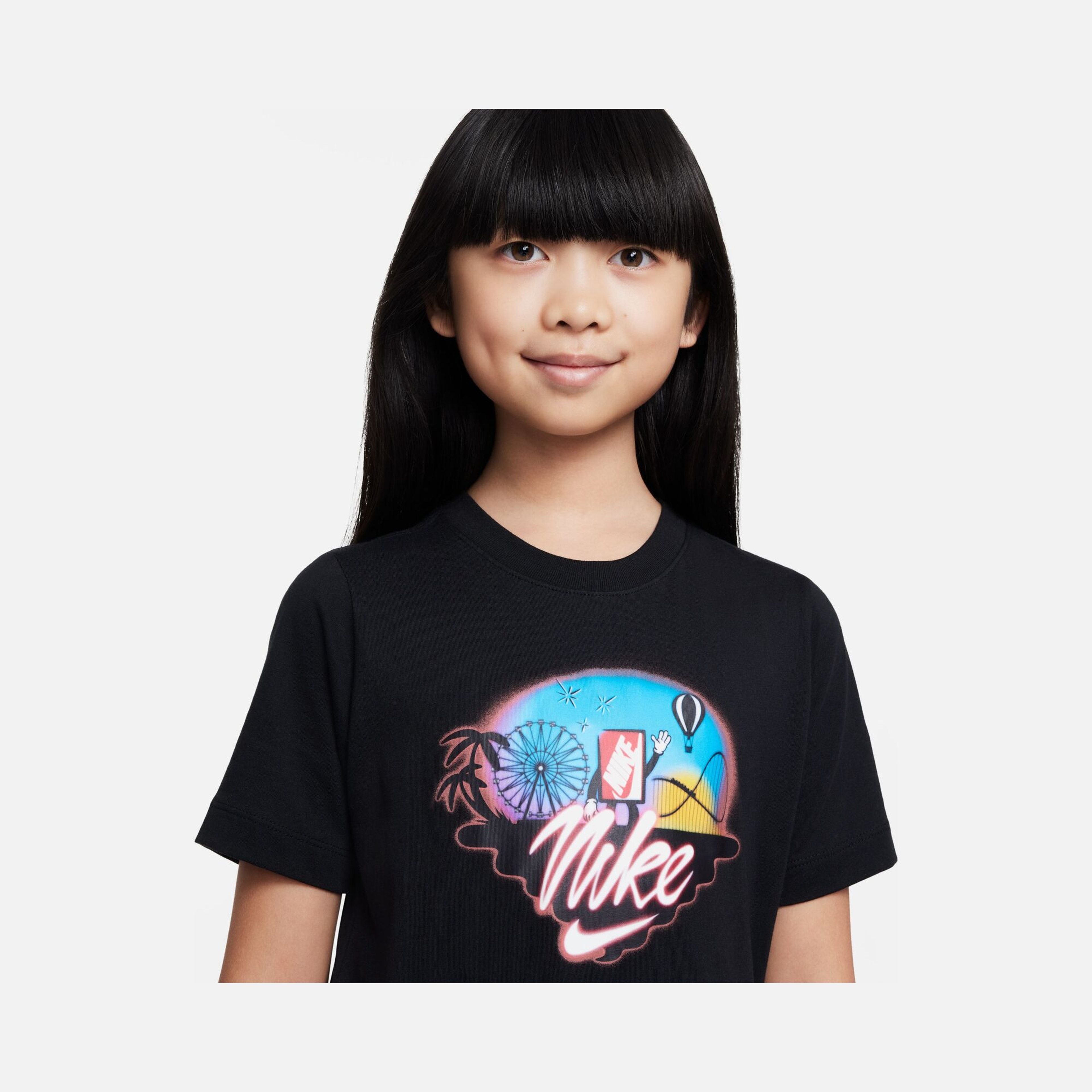 Nike Sportswear Seasonal Futura Boxy Graphic Short-Sleeve (Girls') Çocuk Tişört