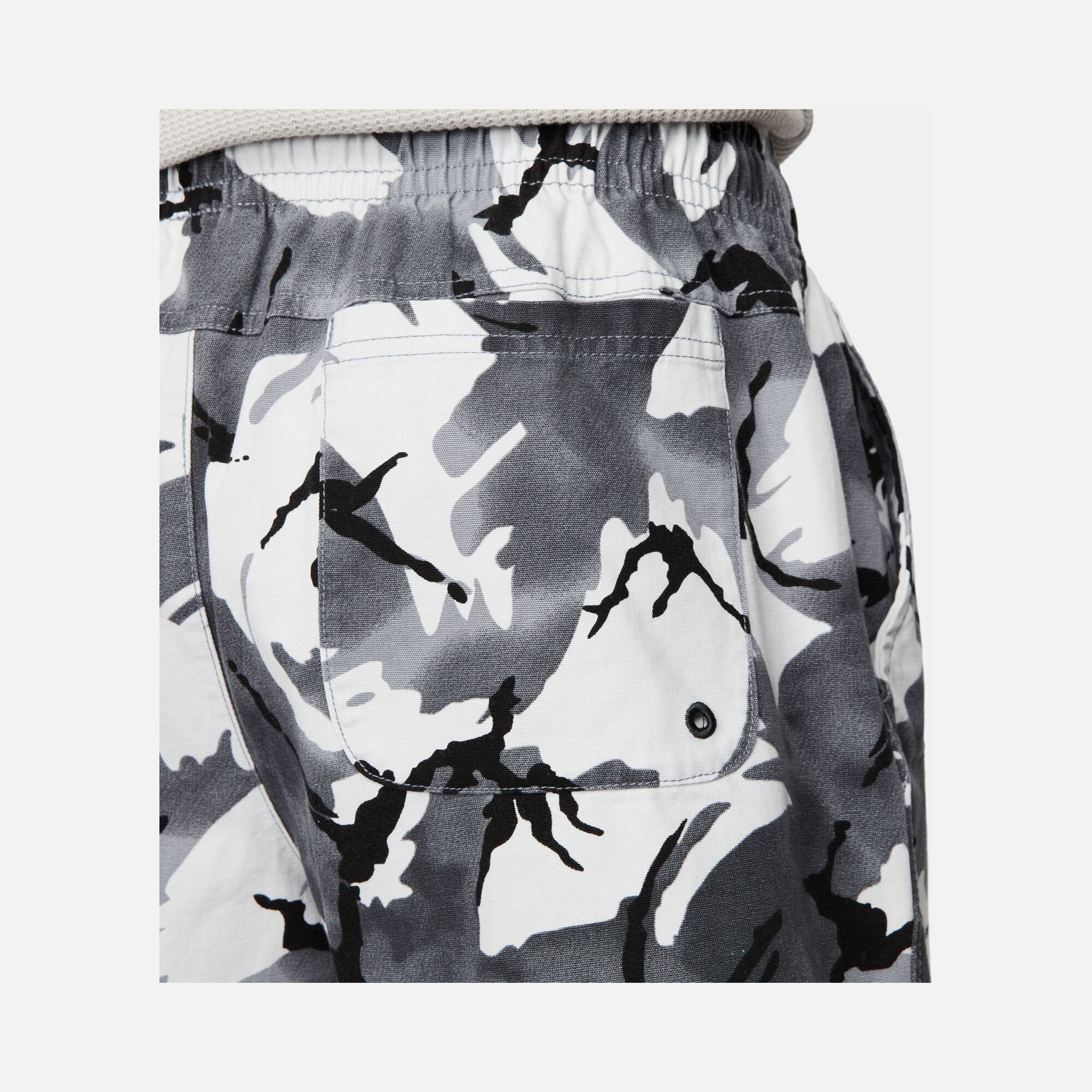 Nike Sportswear Club+ Woven Flow Camuoflage Oppression Erkek Şort