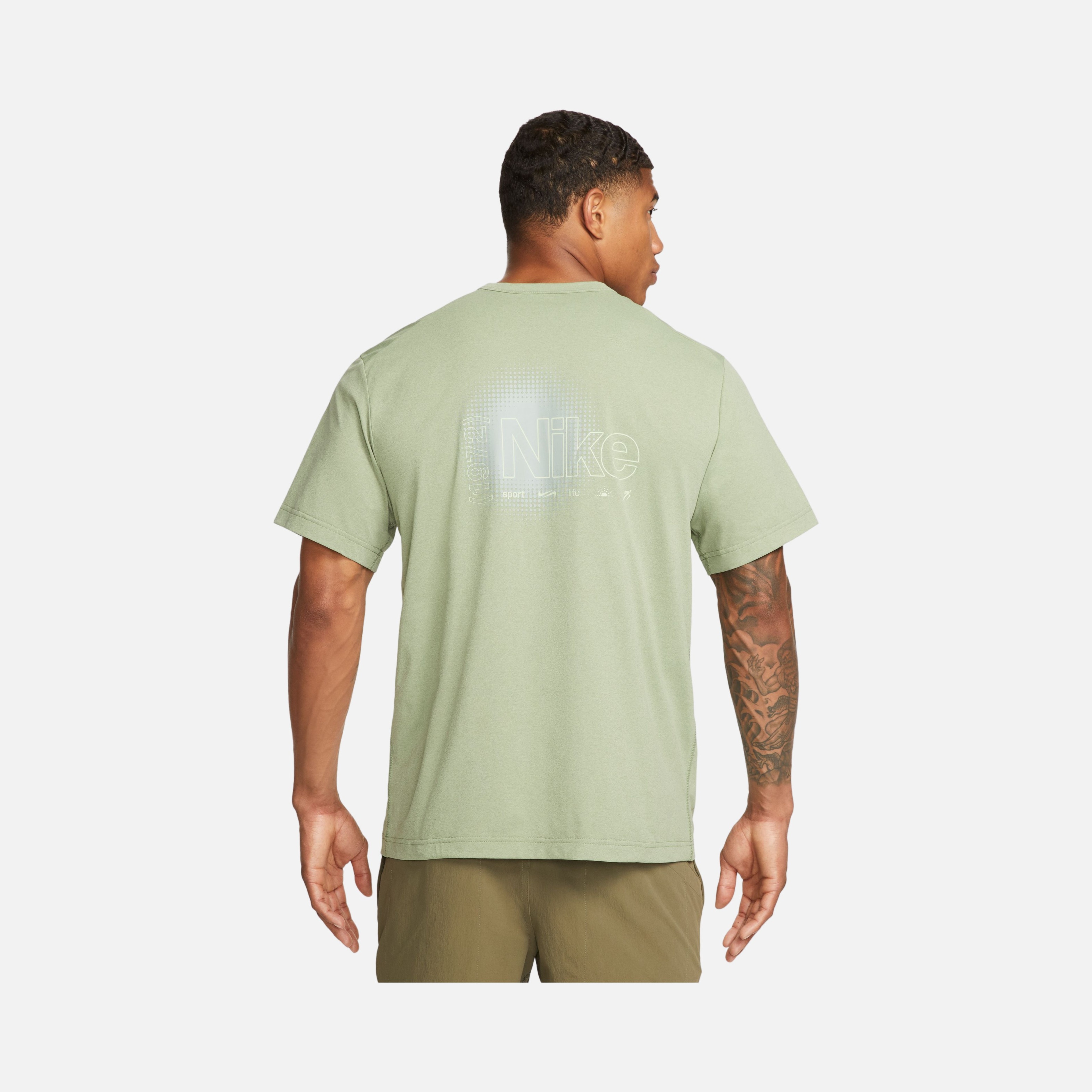 Nike Dri-Fit UV Hyverse Fitness Short-Sleeve Erkek Tişört