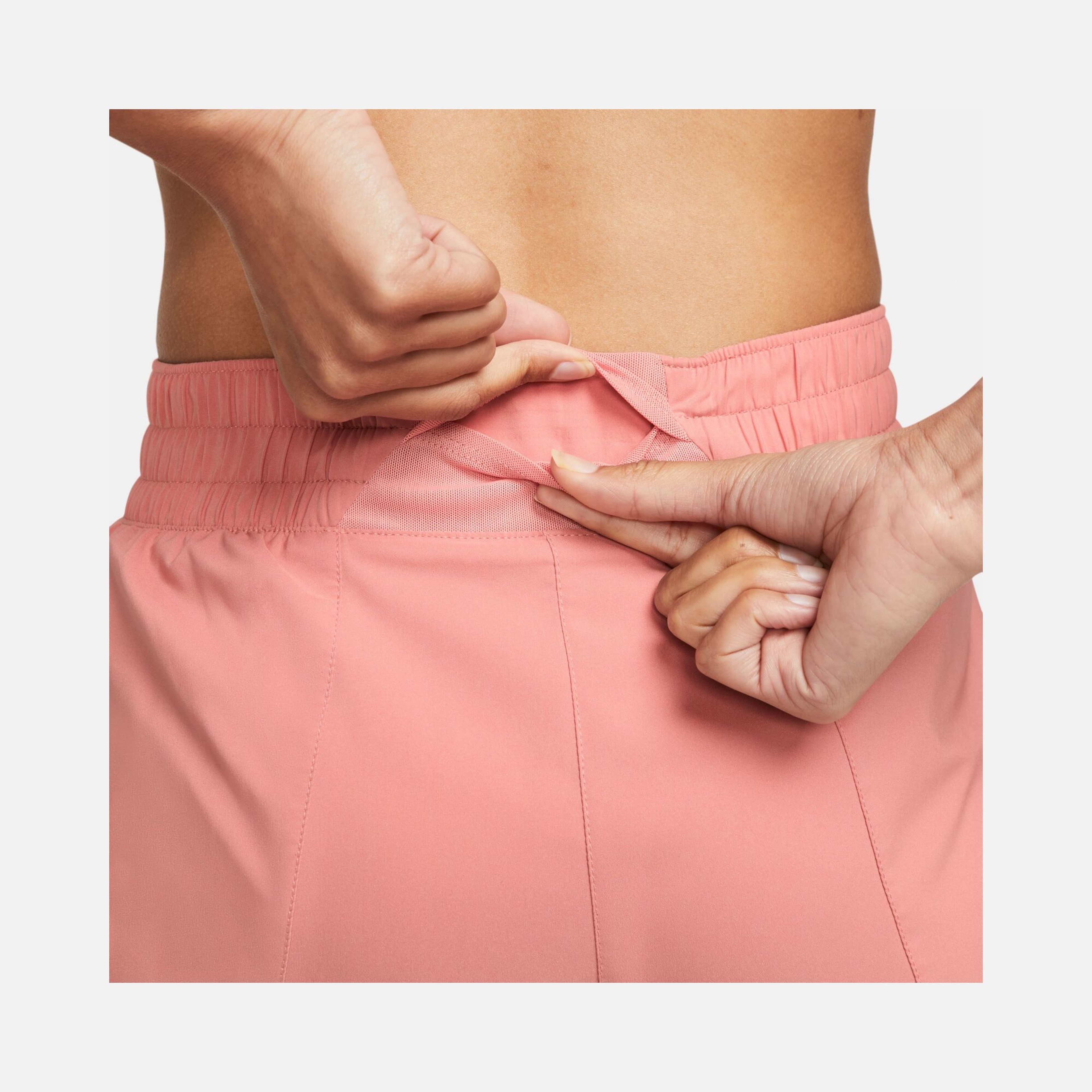 Nike Dri-Fit One Swoosh Mid-Rise Brief-Lined Running Kadın Şort