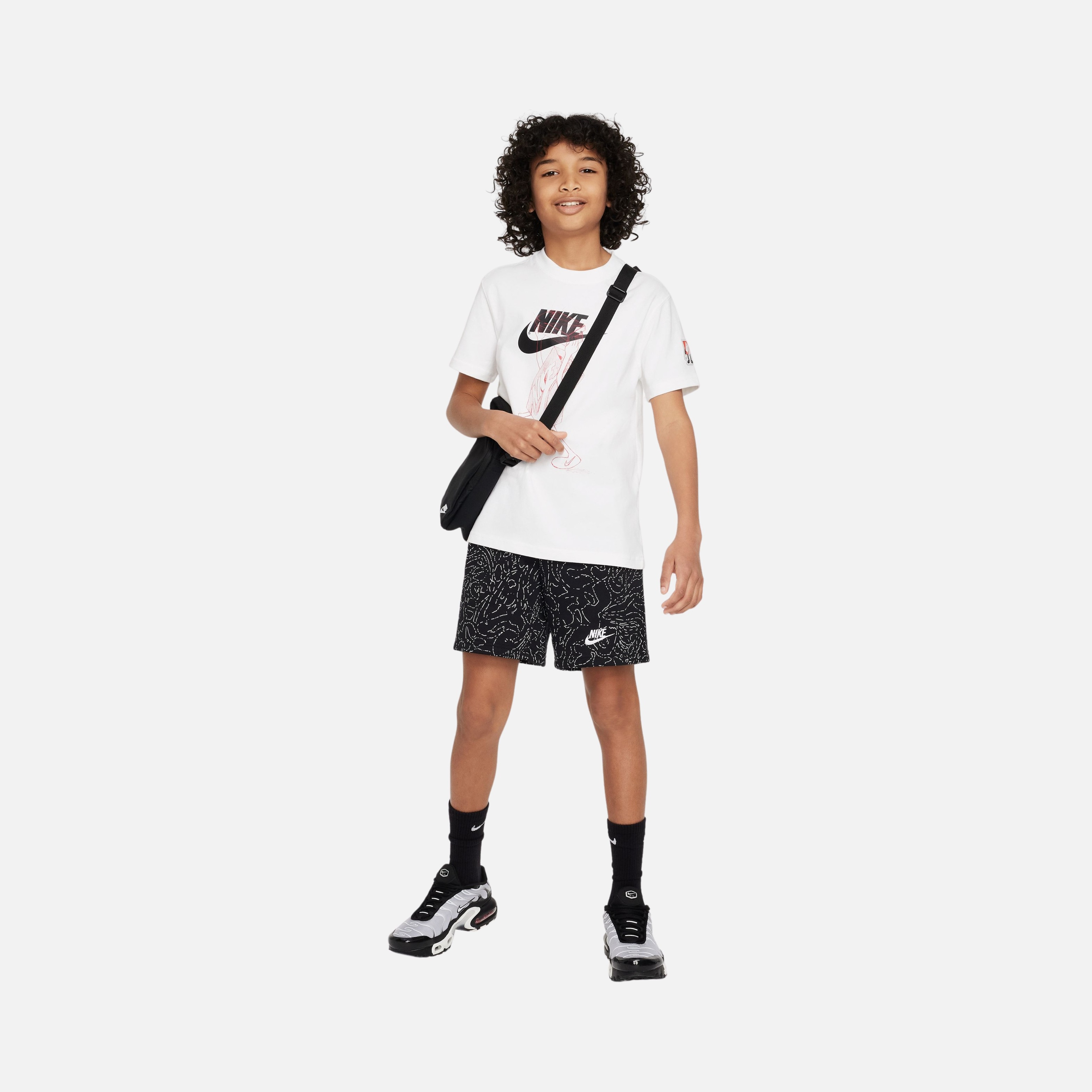Nike Sportswear Boxy Graphic 1 Short-Sleeve (Boys') Çocuk Tişört