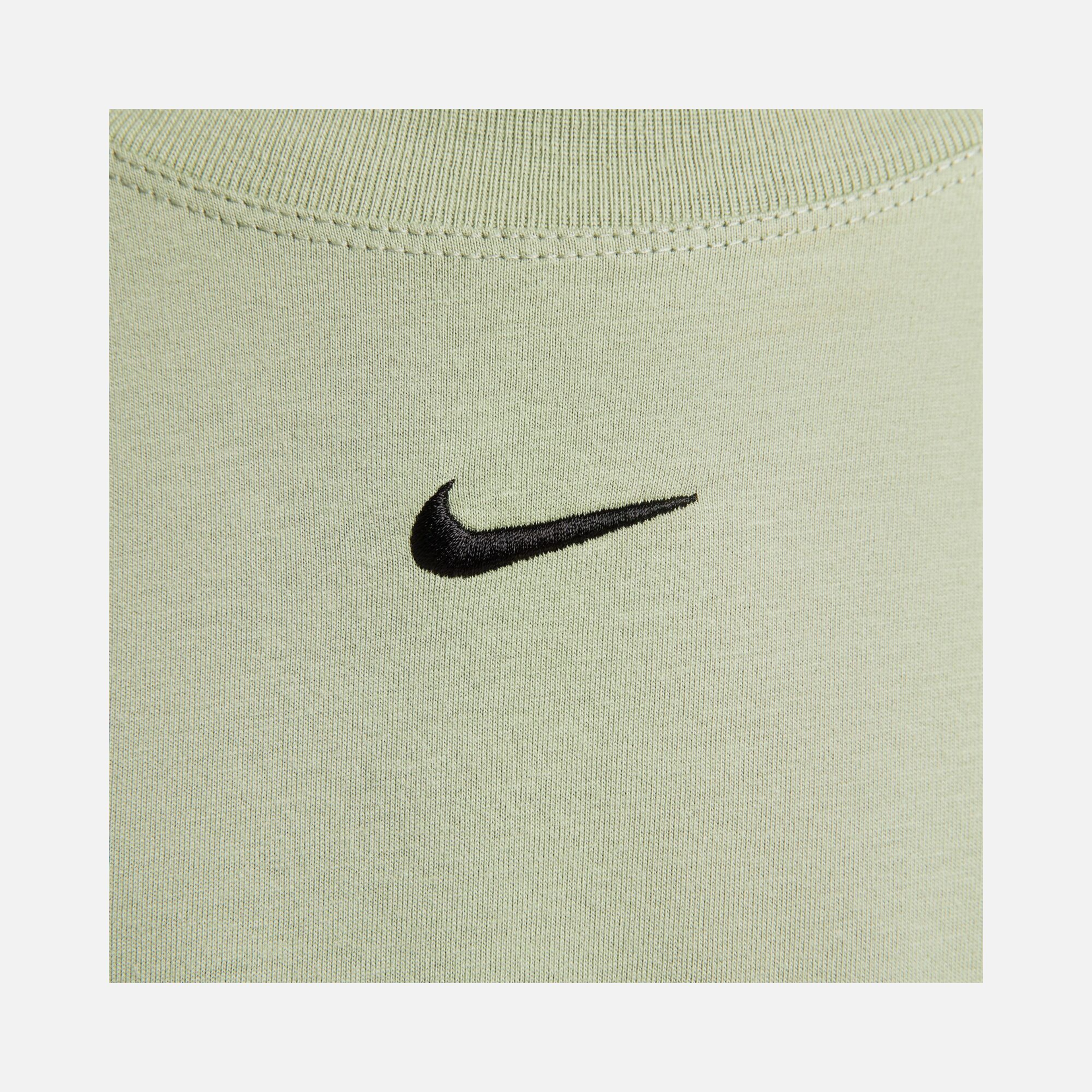 Nike Sportswear Essential Loose Fit Short-Sleeve Kadın Tişört