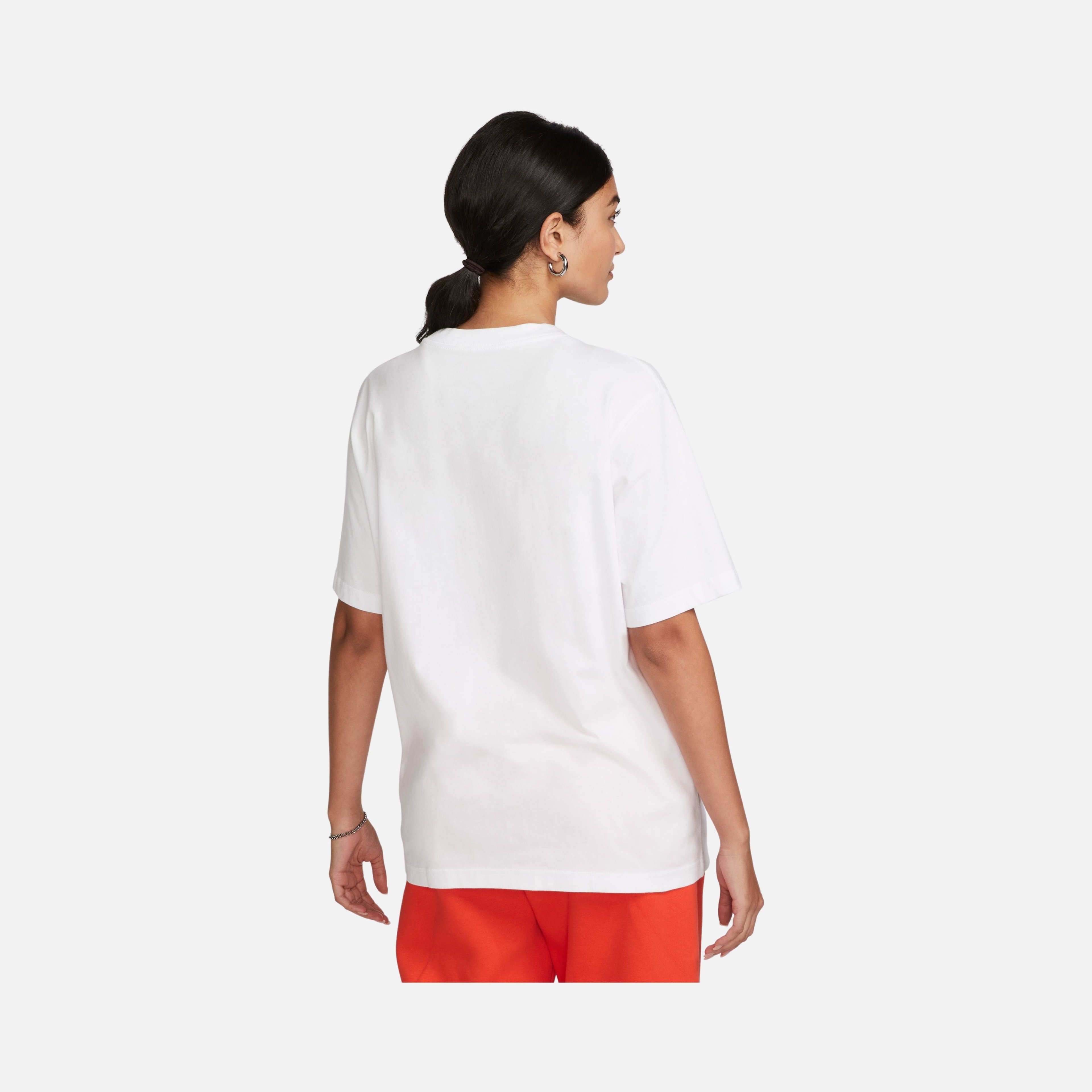Nike Sportswear Essential Loose Fit Short-Sleeve Kadın Tişört