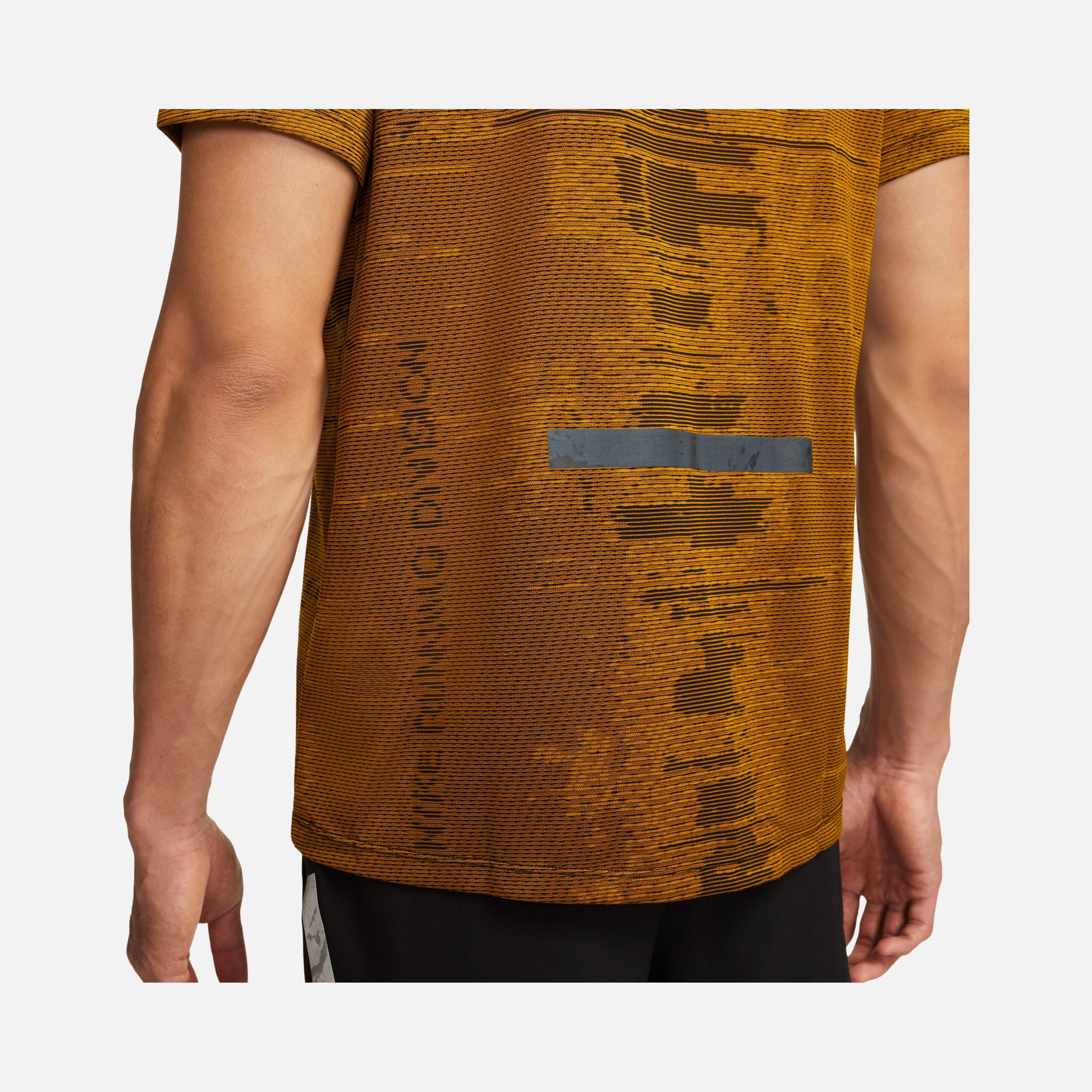 Nike Dri-Fit ADV Run Division Techknit Running Short-Sleeve Erkek Tişört