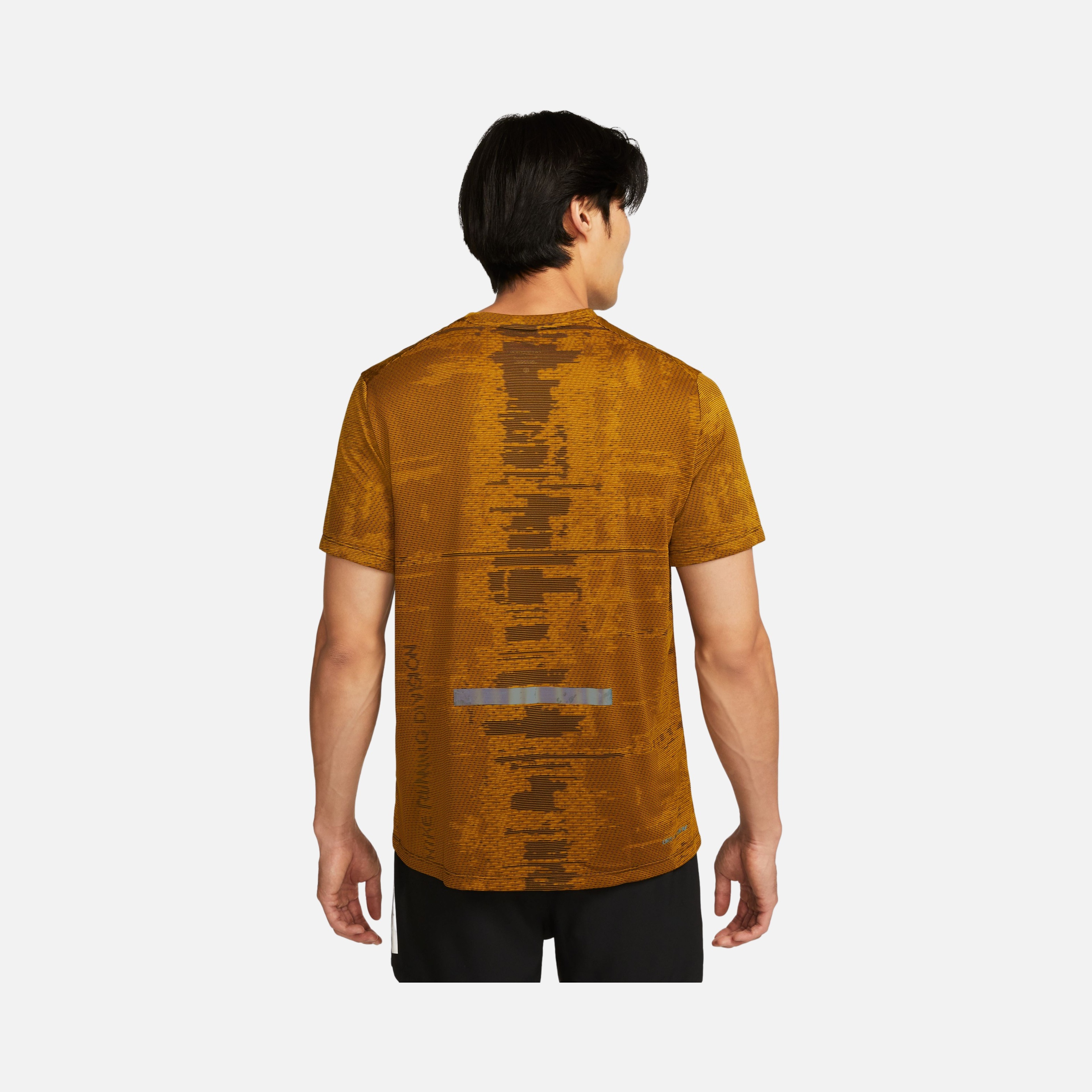 Nike Dri-Fit ADV Run Division Techknit Running Short-Sleeve Erkek Tişört