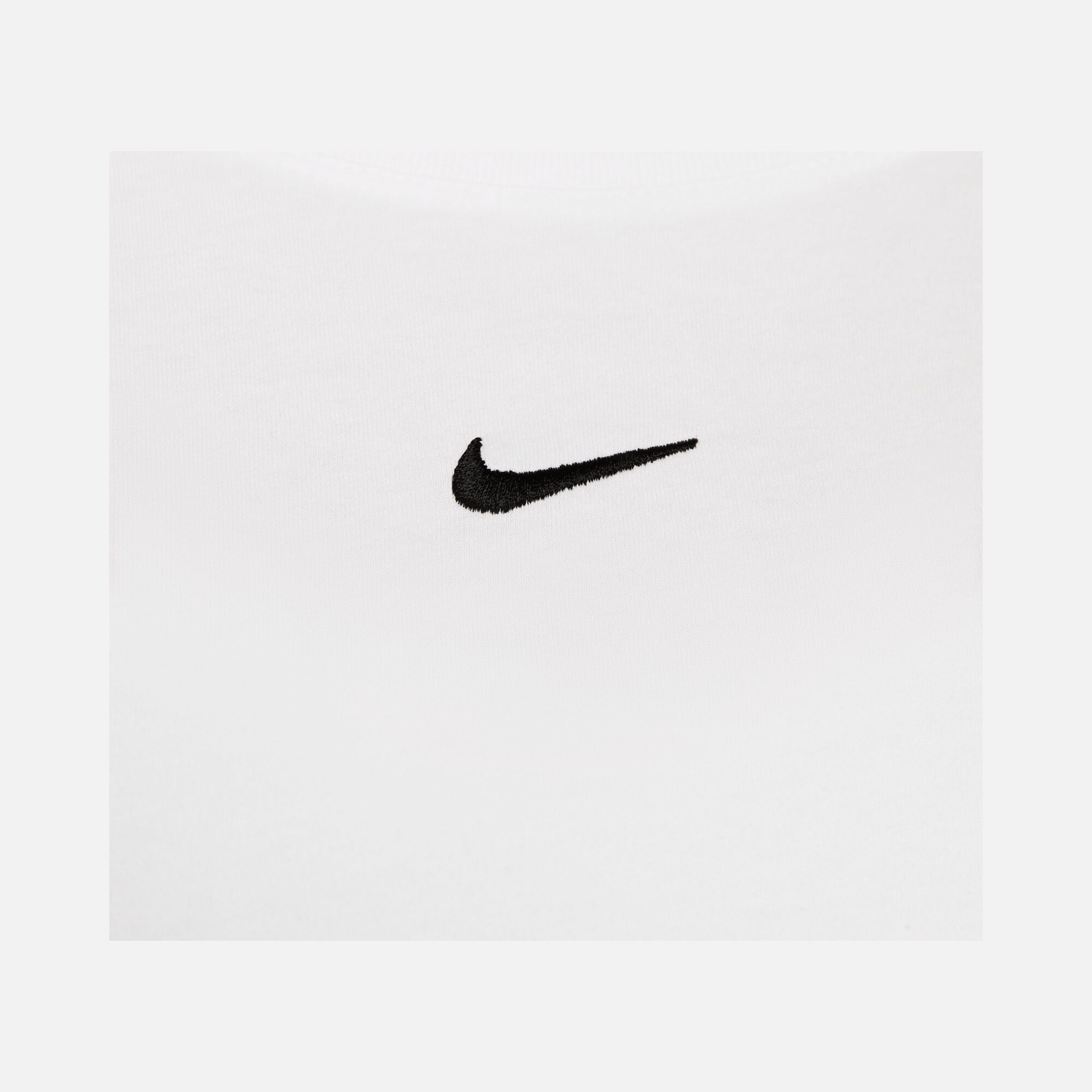 Nike Sportswear Essential Relaxed Fit Short-Sleeve (Plus Size) Kadın Tişört