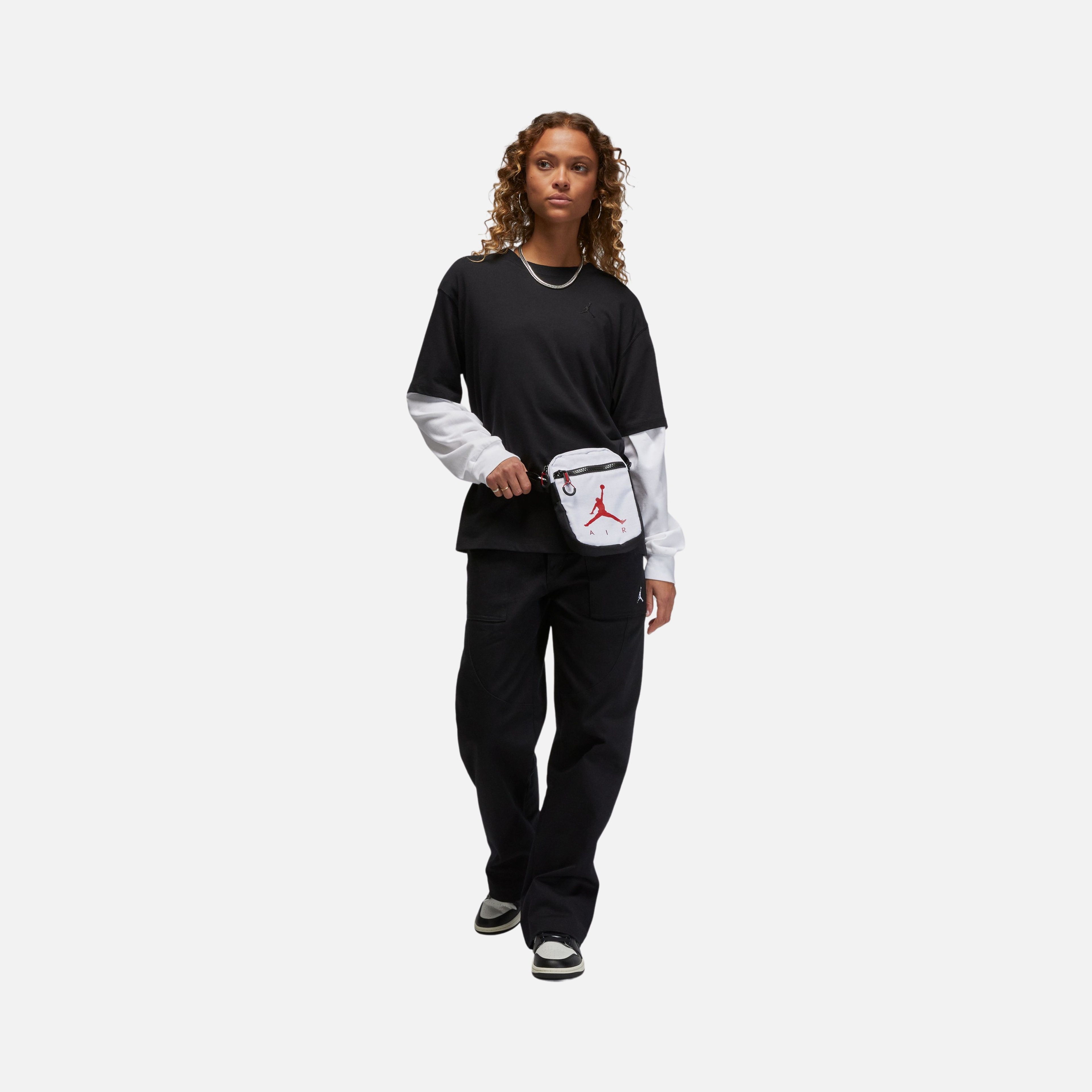 Nike Jordan Essentials Graphic Core 23 Relaxed Fit Short-Sleeve Kadın Tişört