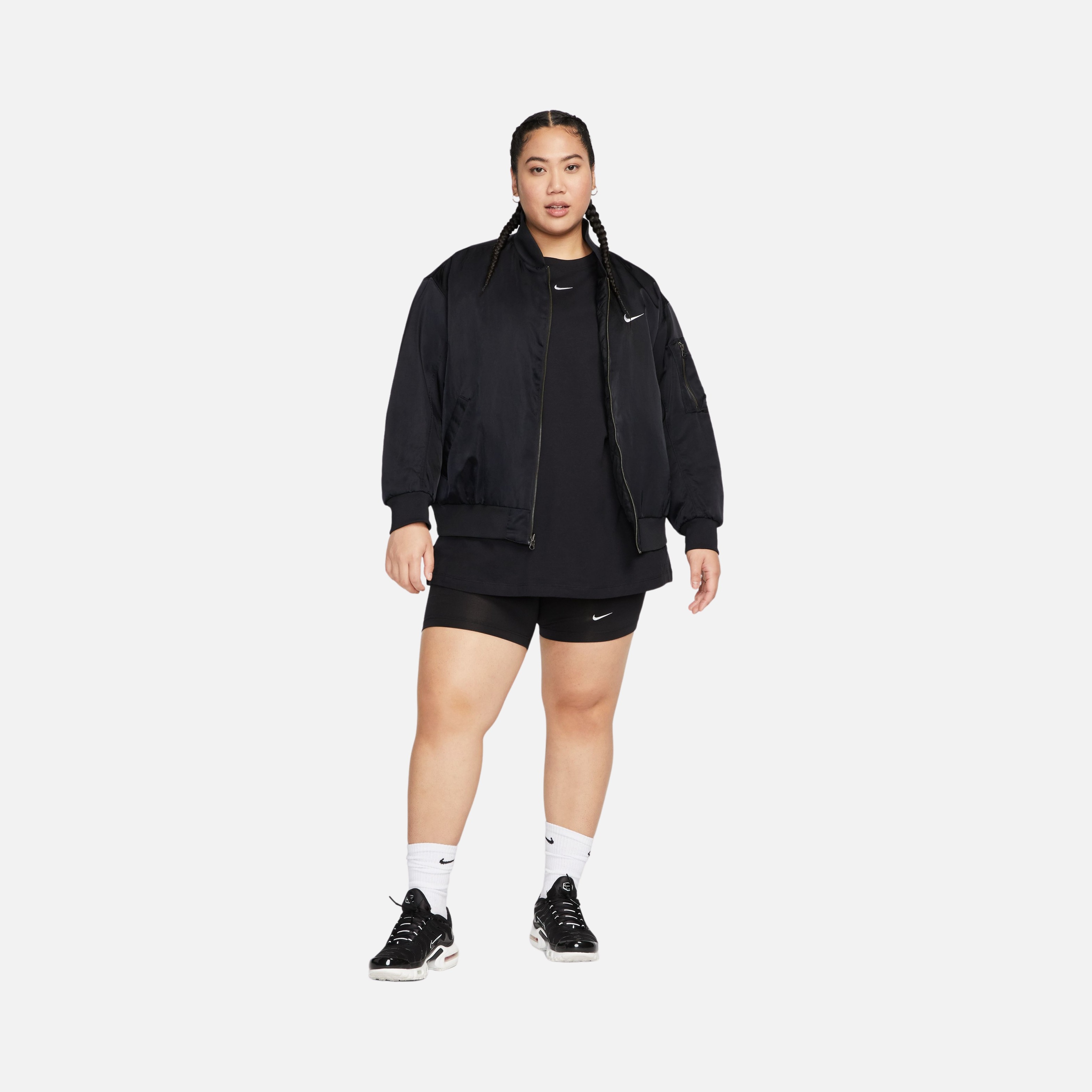 Nike Sportswear Essential Relaxed Fit Short-Sleeve (Plus Size) Kadın Tişört