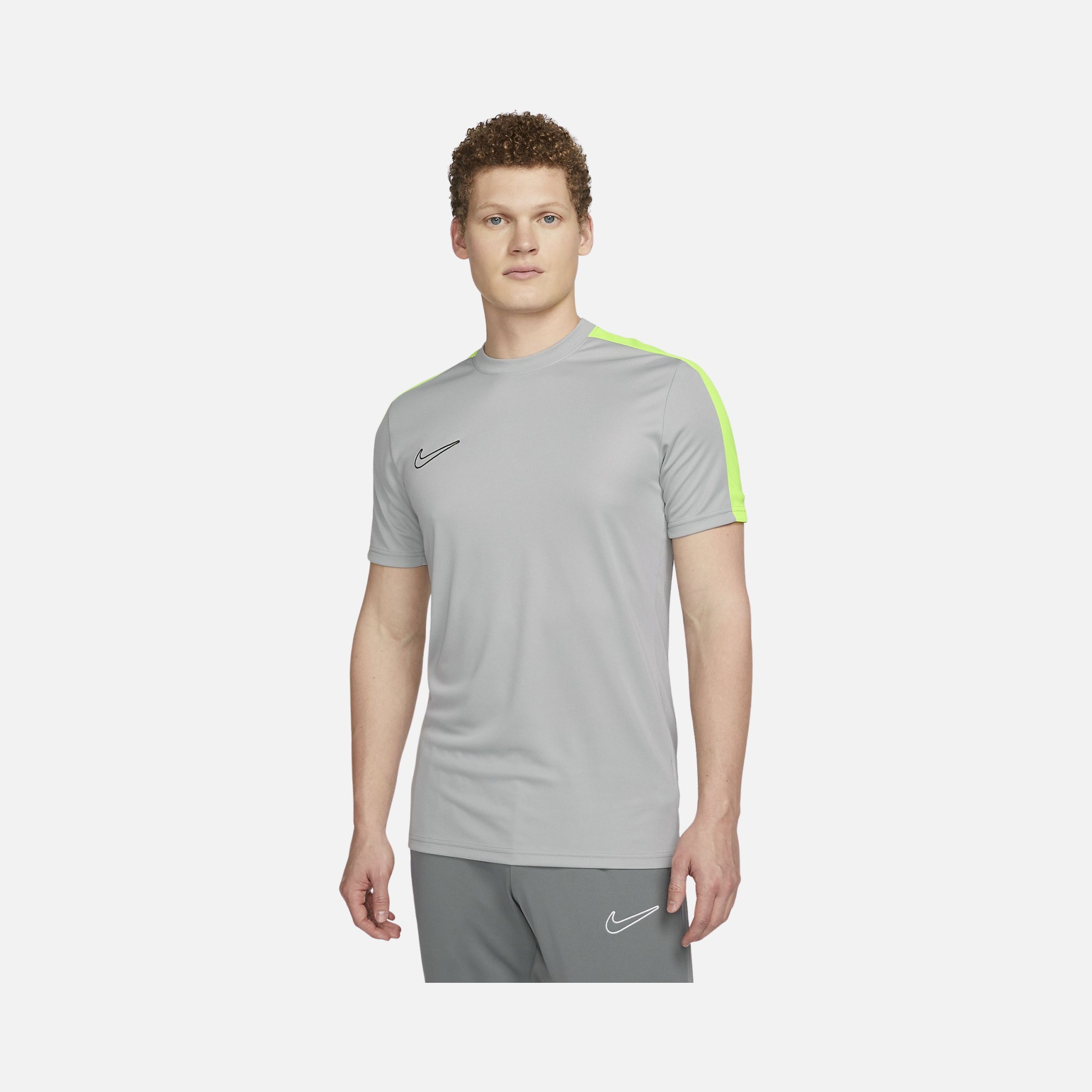 Nike Dri-Fit Academy Smooth Knit Global Football Training Short-Sleeve Erkek Tişört