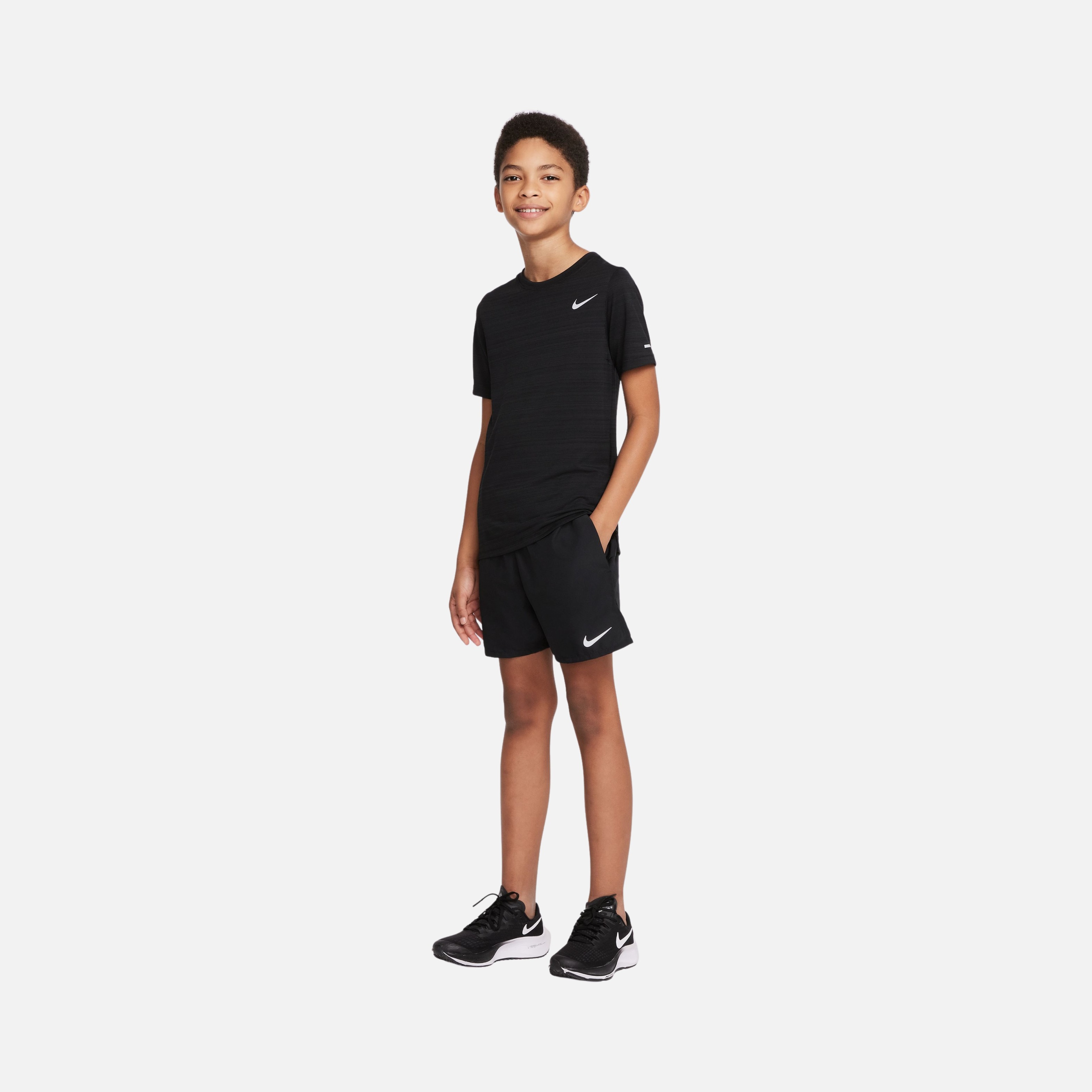 Nike Challenger Lightweight Design Training (Boys') Çocuk Şort
