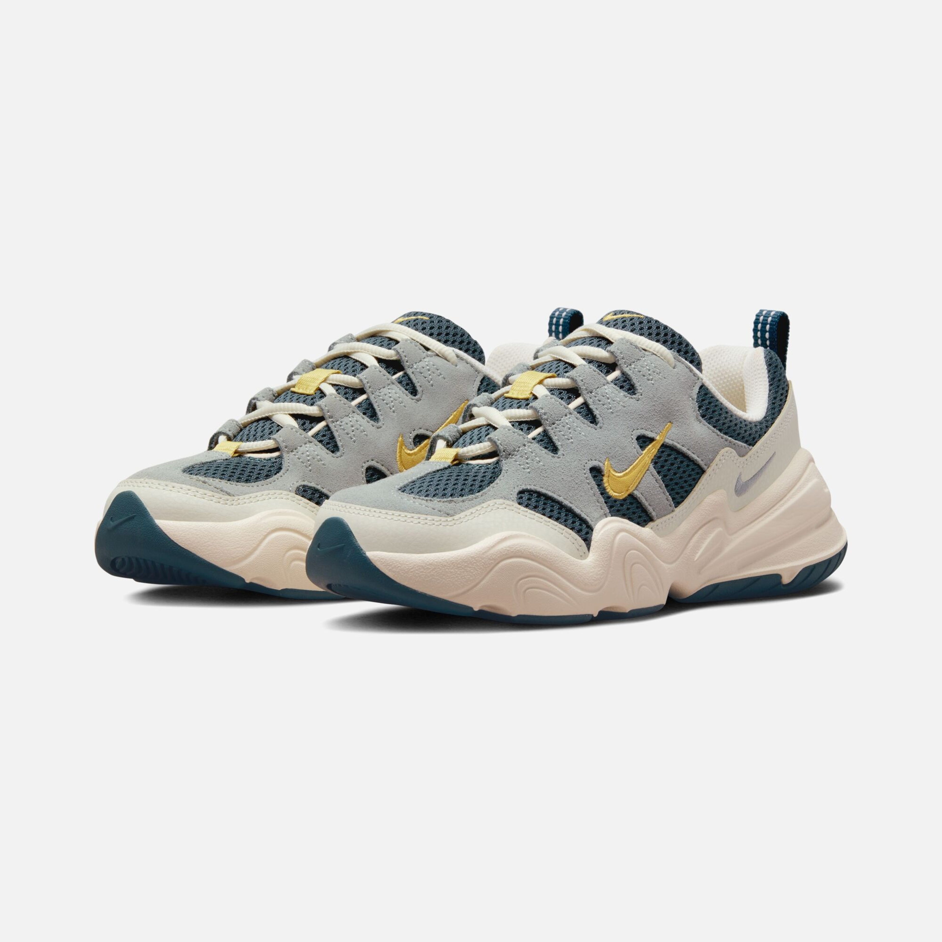 Nike Sportswear Tech Hera Kadın Spor Ayakkabı