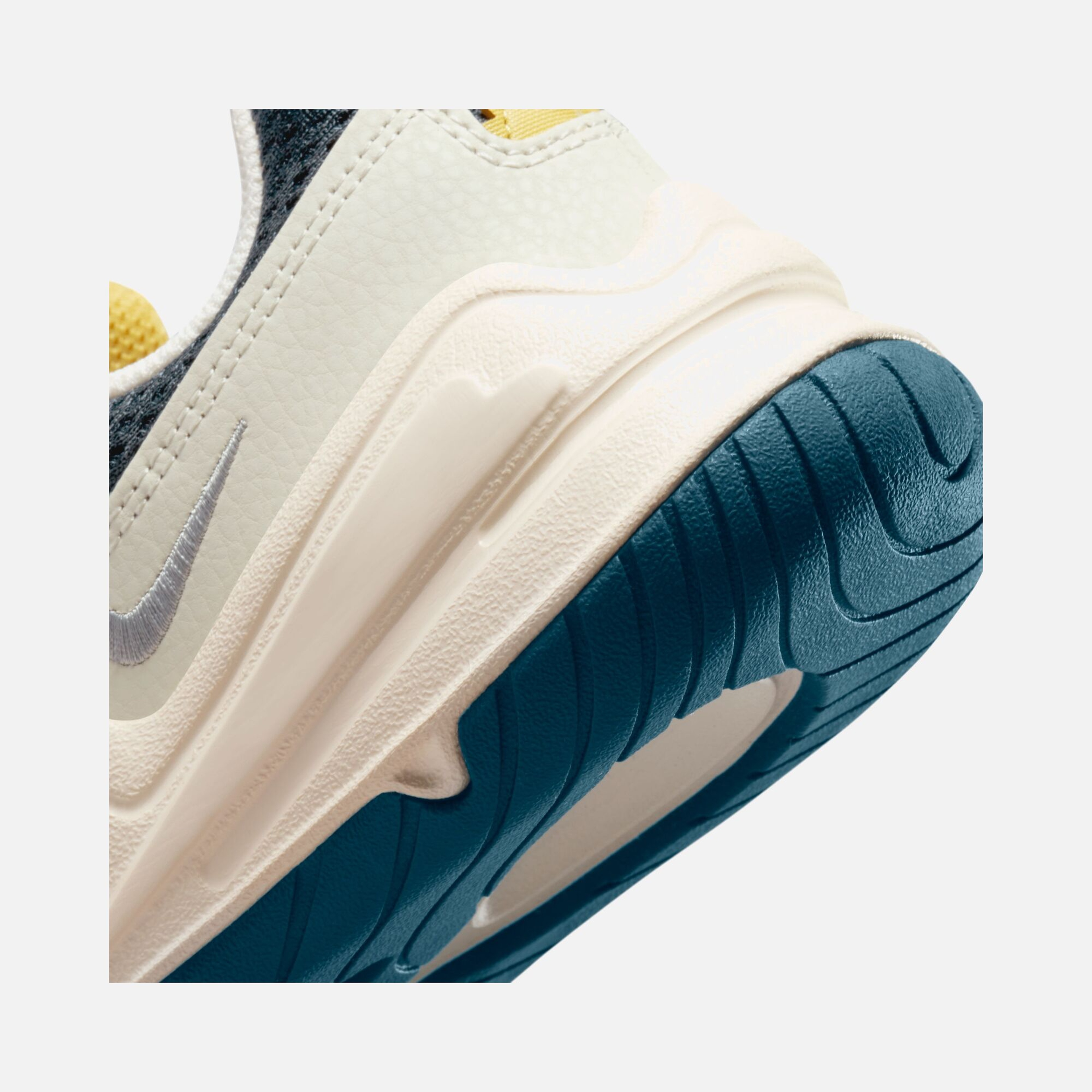 Nike Sportswear Tech Hera Kadın Spor Ayakkabı