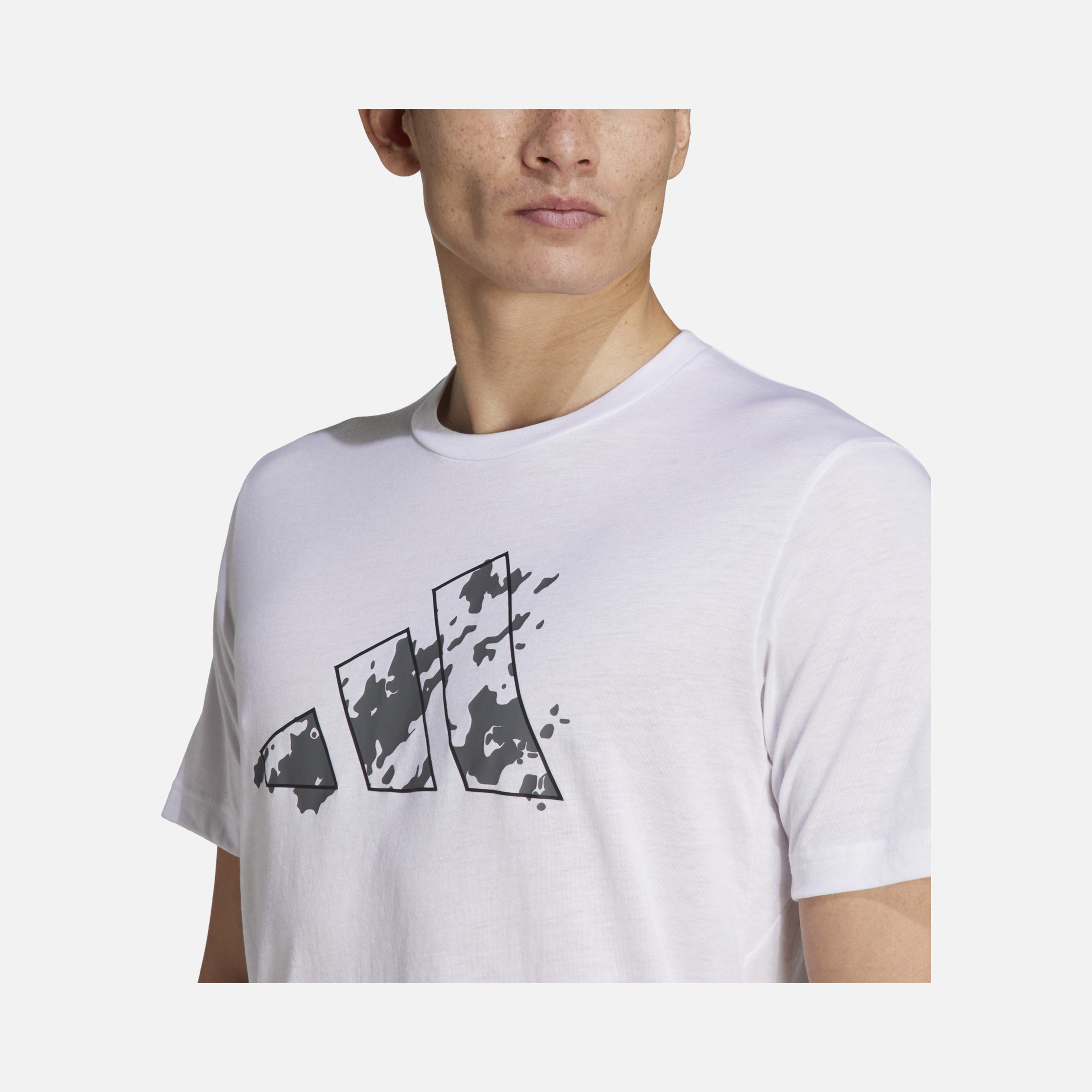 adidas Train Essentials Seasonal Training Graphic Shorrt-Sleeve Erkek Tişört