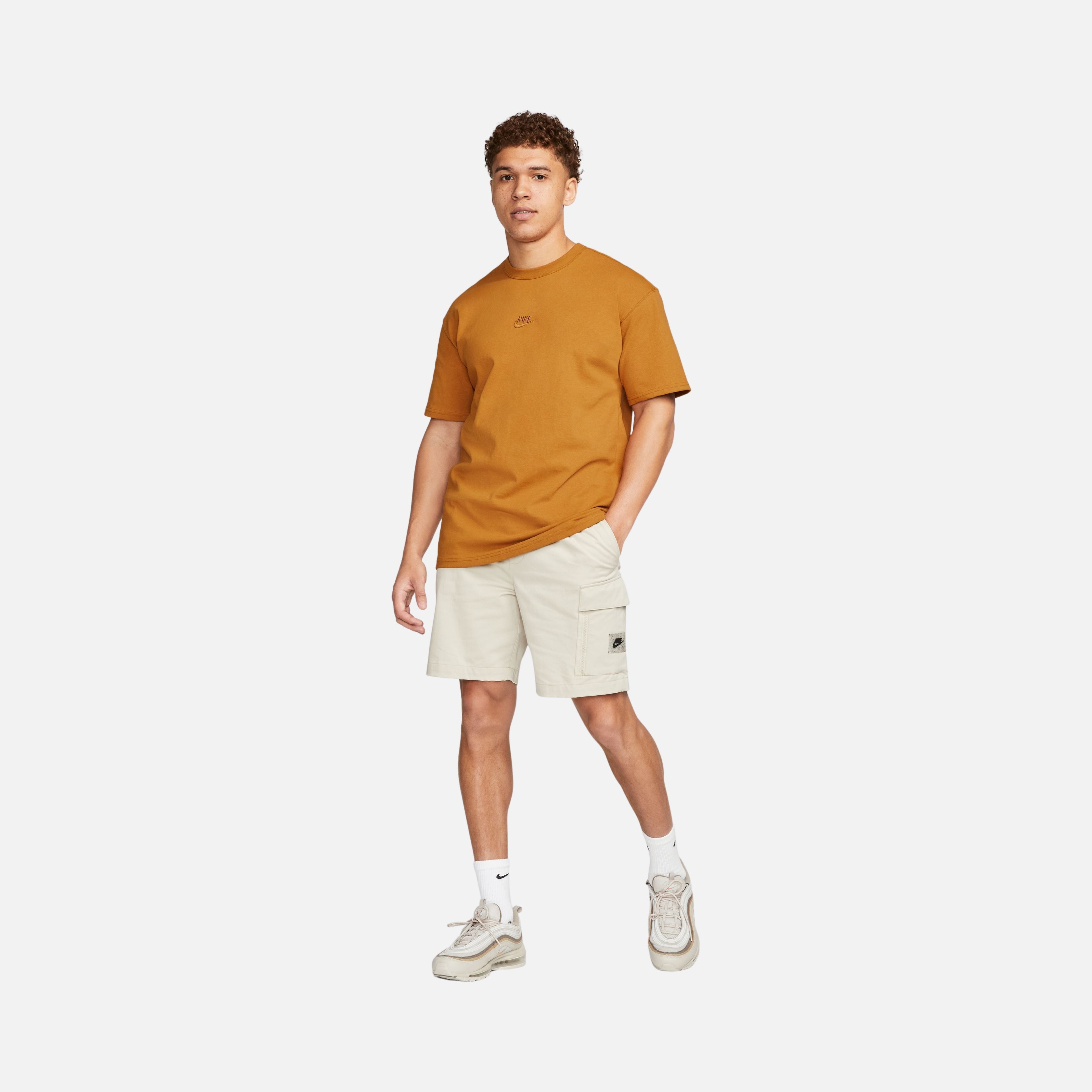 Nike Sportswear Premium Essentials Short-Sleeve Erkek Tişört