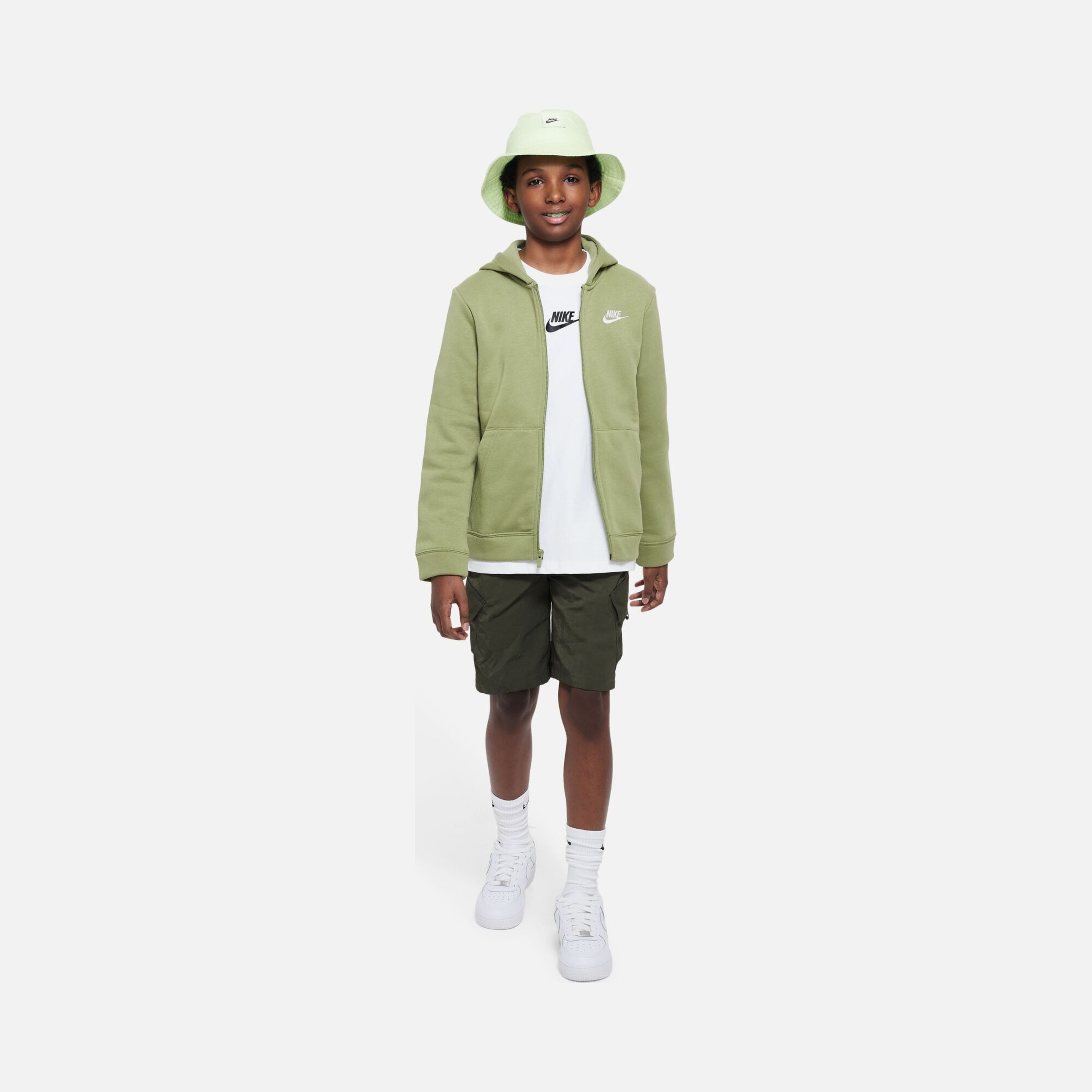 Nike Sportswear Premium Essentials Short-Sleeve Çocuk Tişört